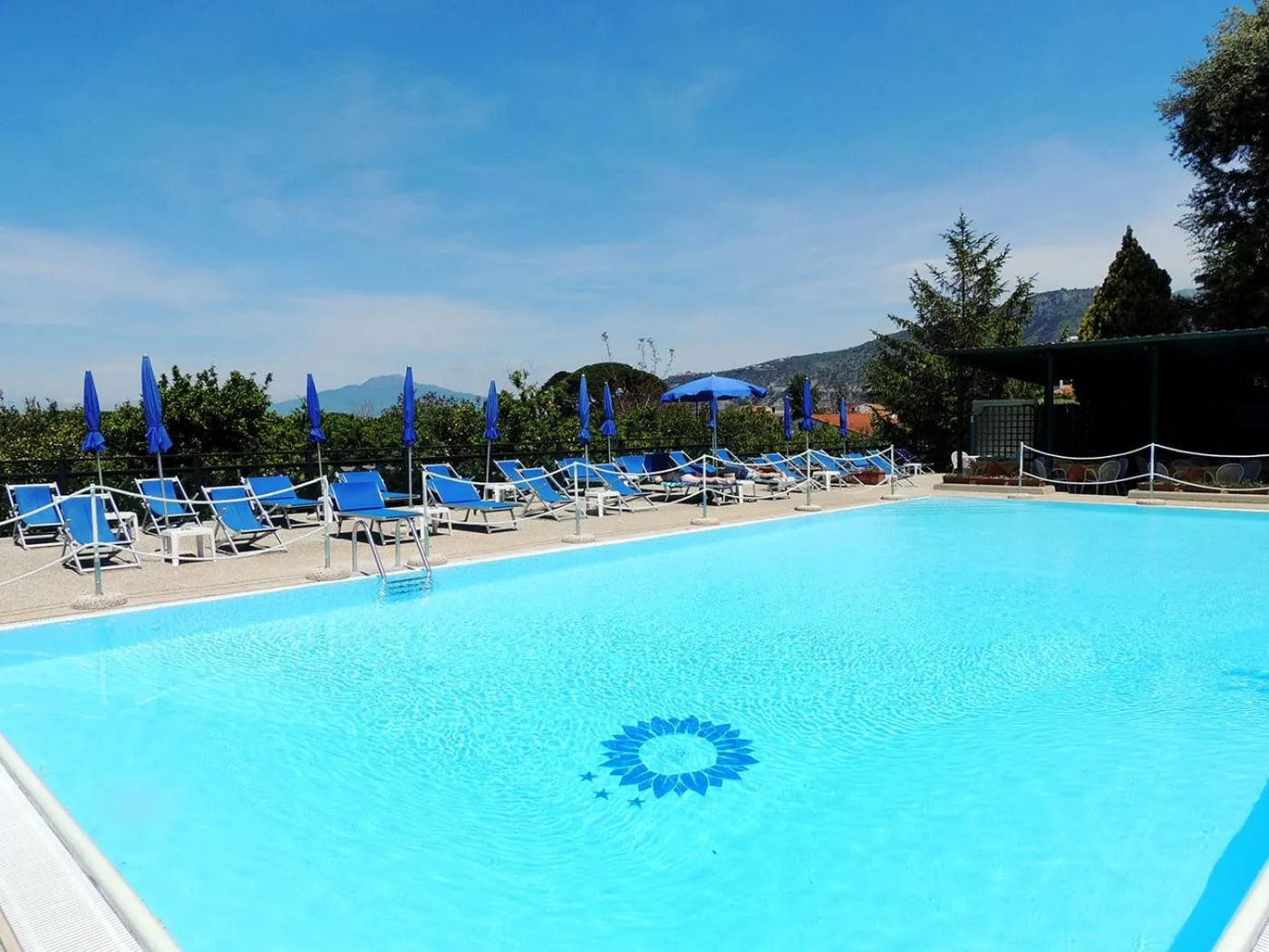Swimming pool in Hotel Girasole