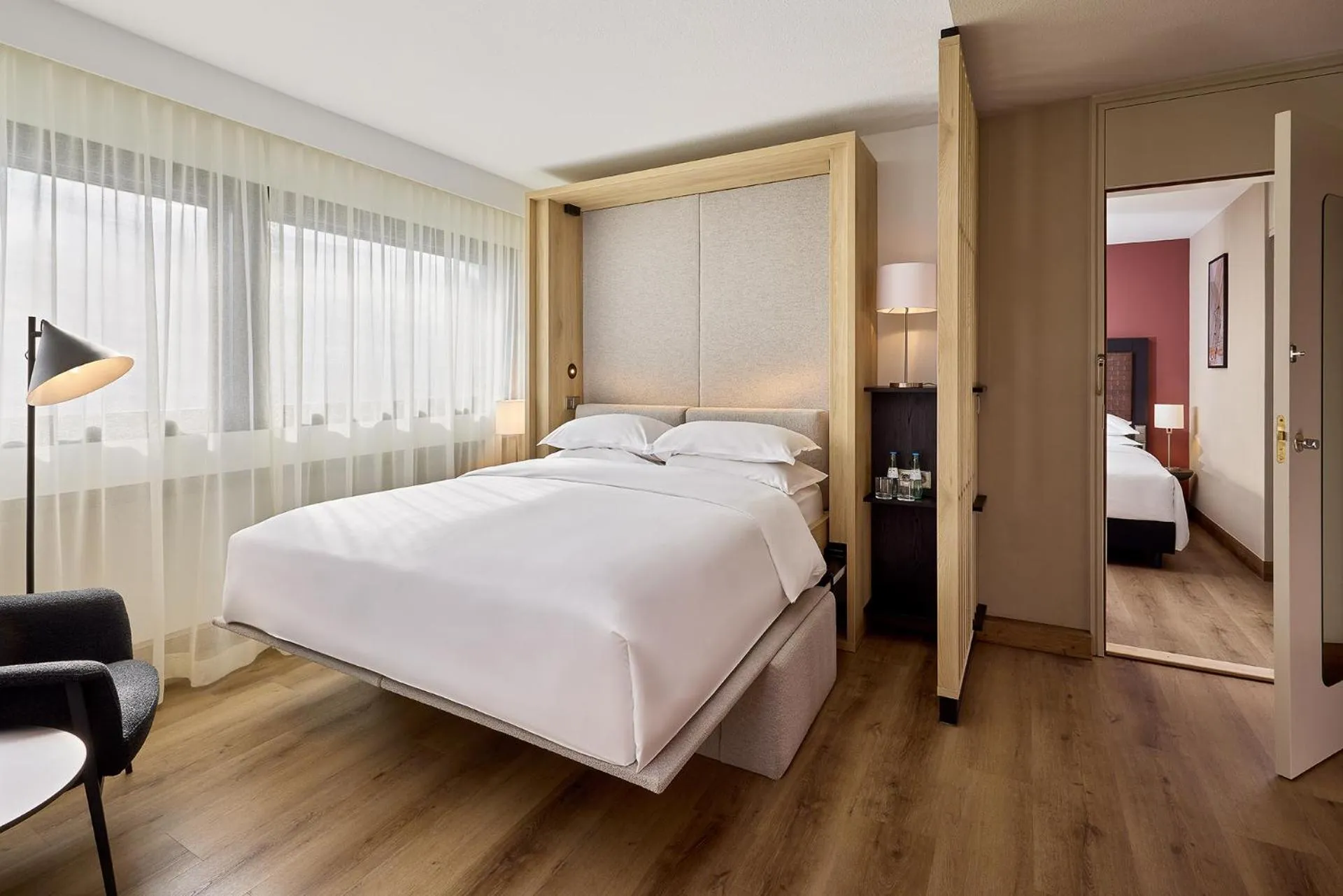 Bedroom, Bed in Sheraton Frankfurt Airport Hotel & Conference Center