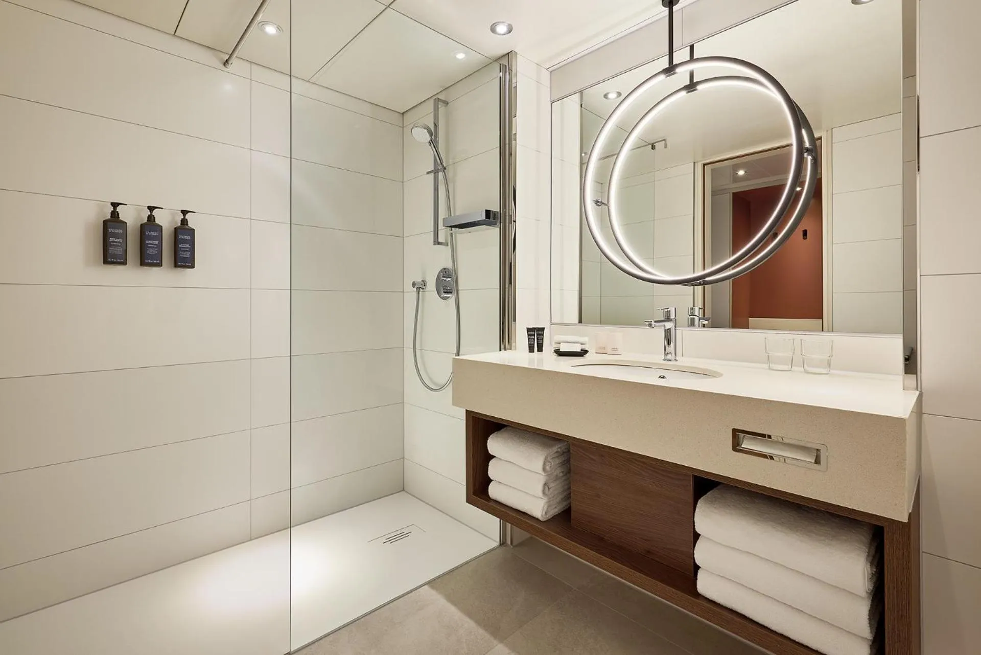 Shower in Sheraton Frankfurt Airport Hotel & Conference Center