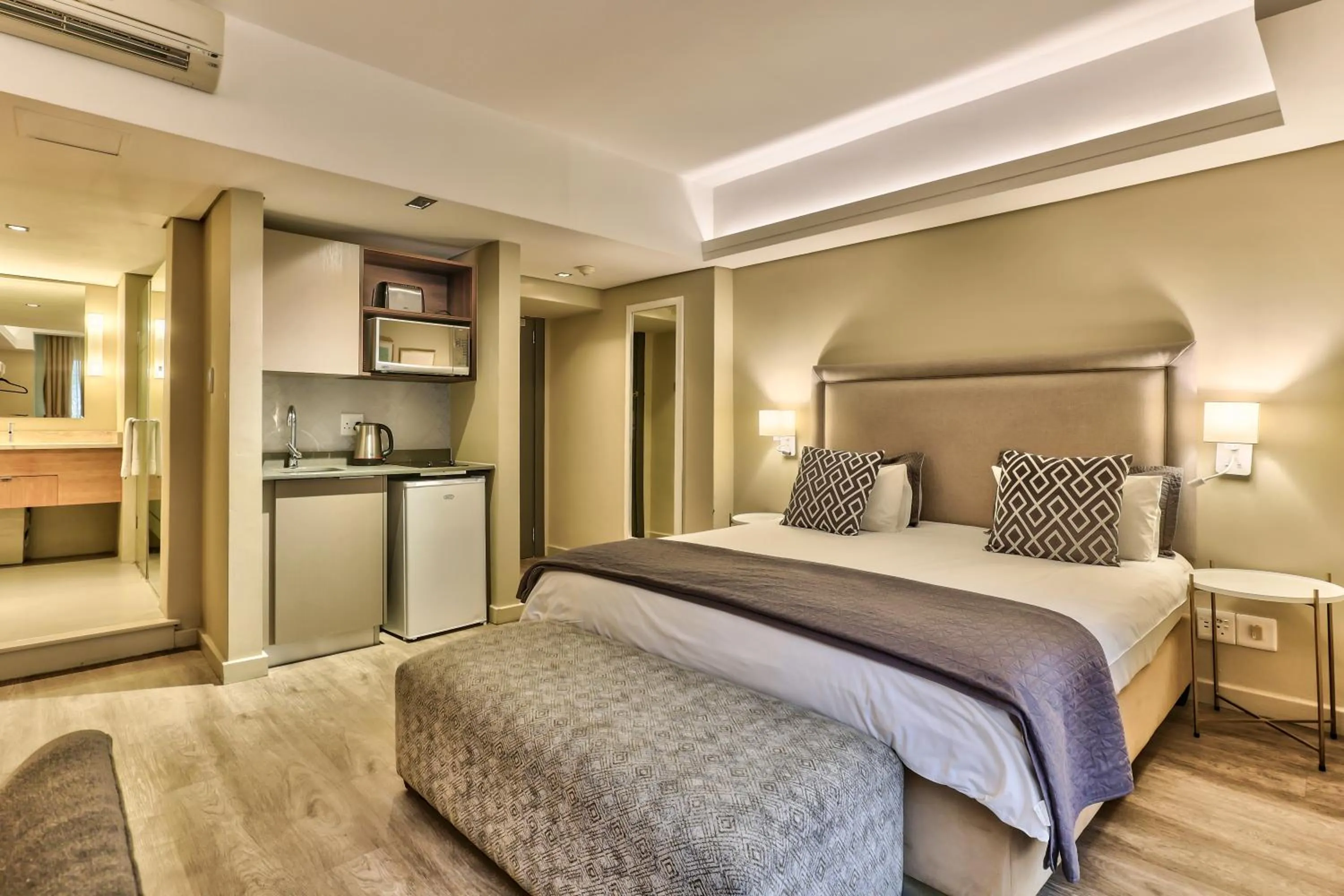 Bed in WINK Aparthotel Foreshore