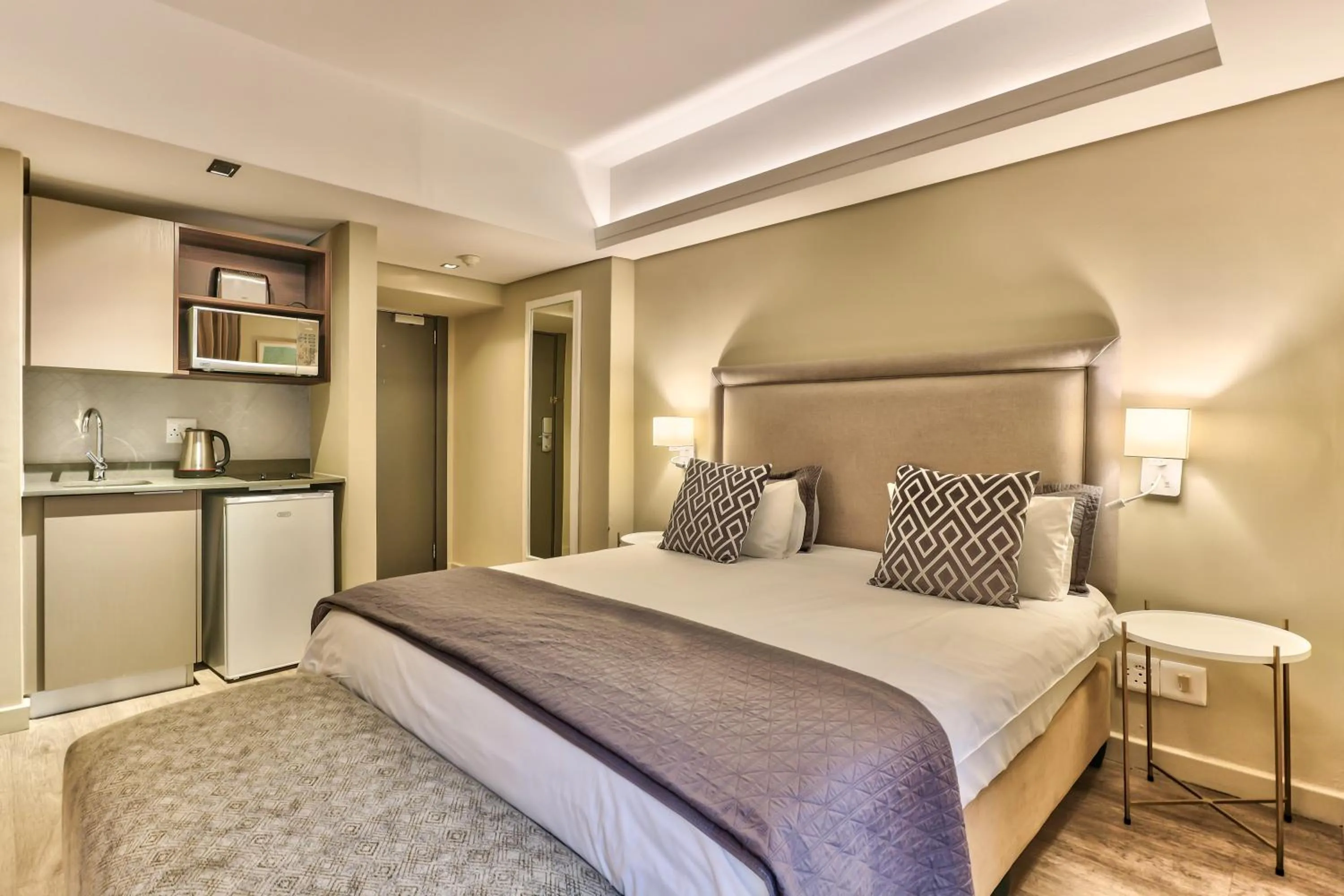 Photo of the whole room, Bed in WINK Aparthotel Foreshore