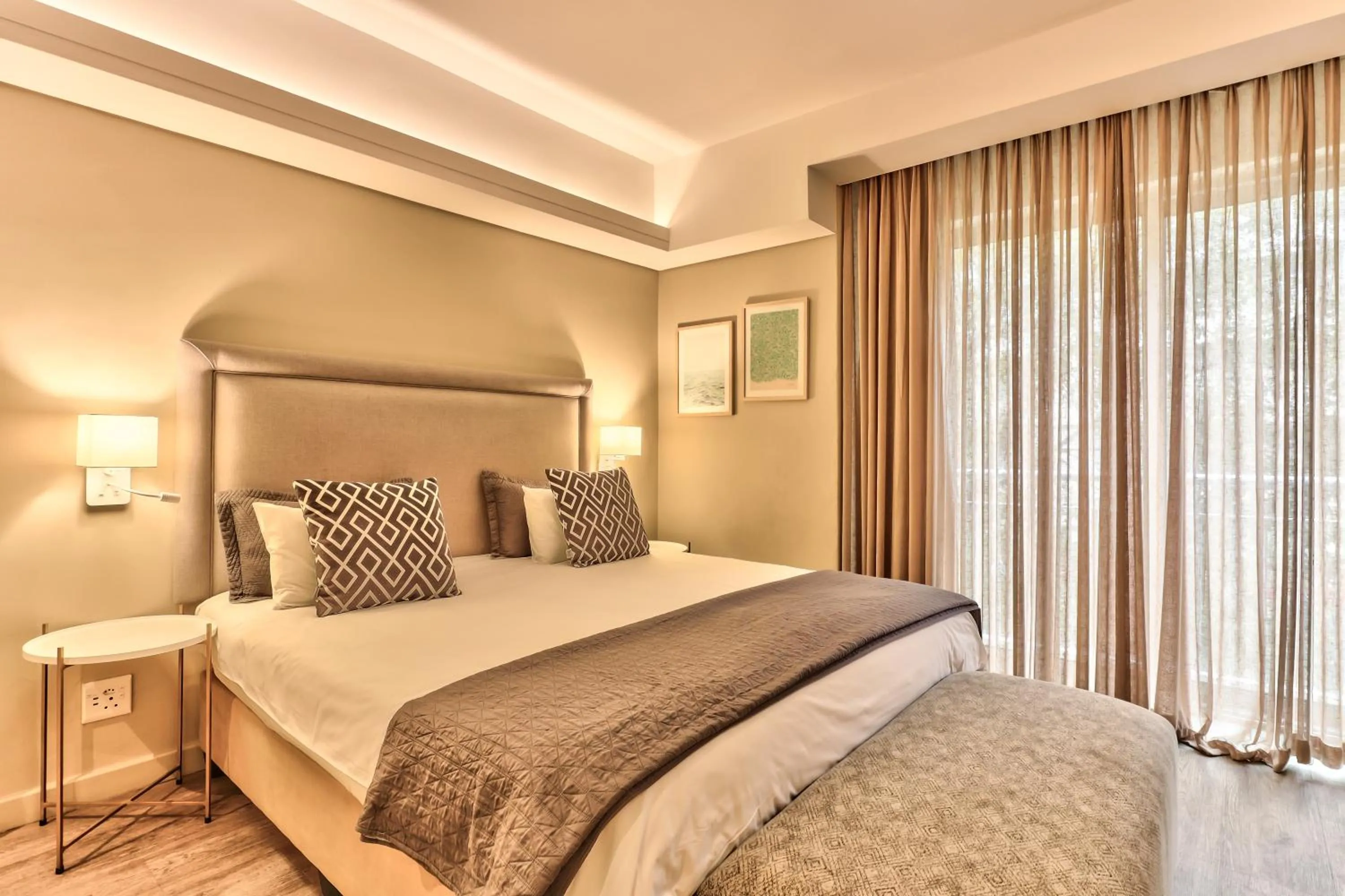 Bed in WINK Aparthotel Foreshore