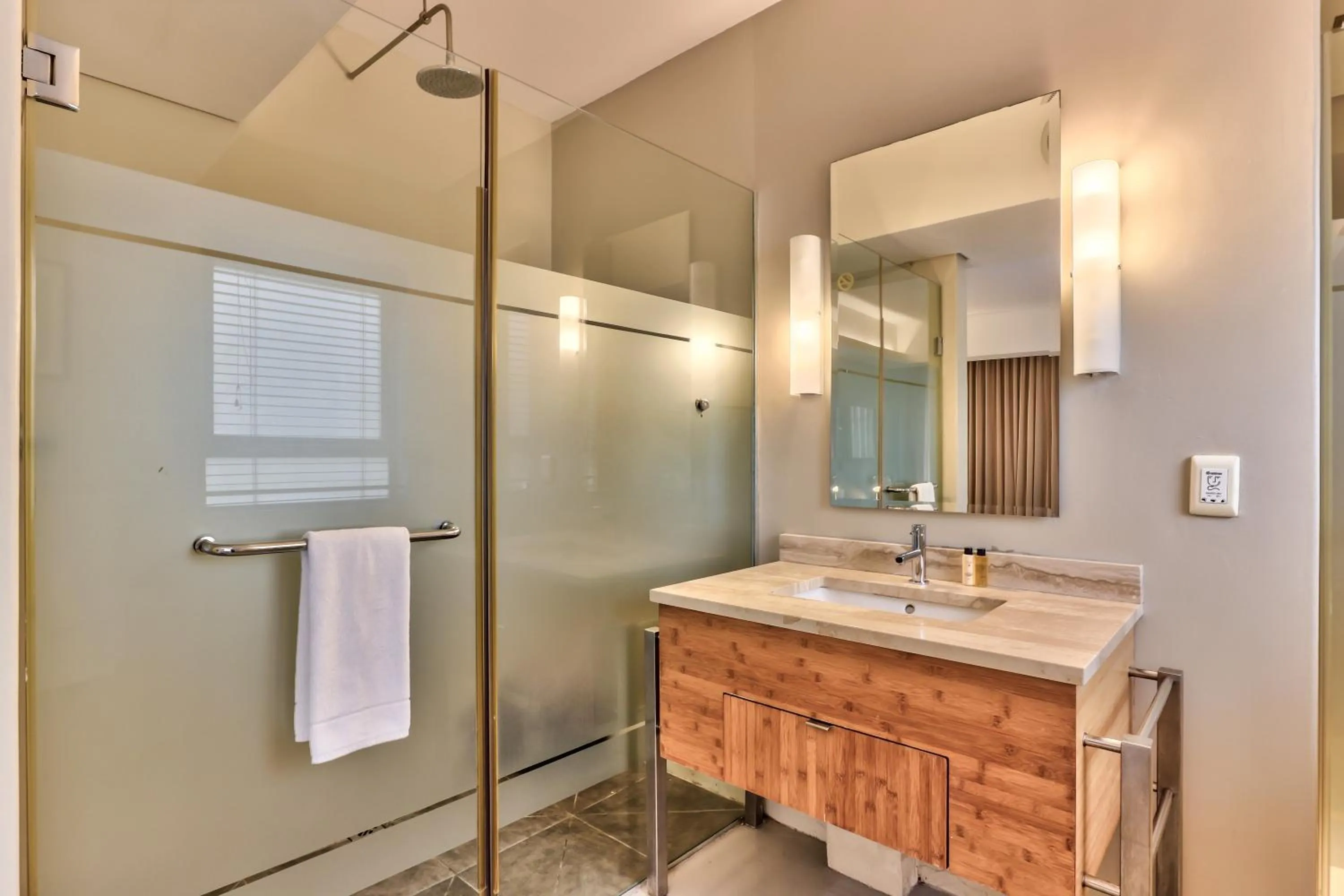 Shower in WINK Aparthotel Foreshore