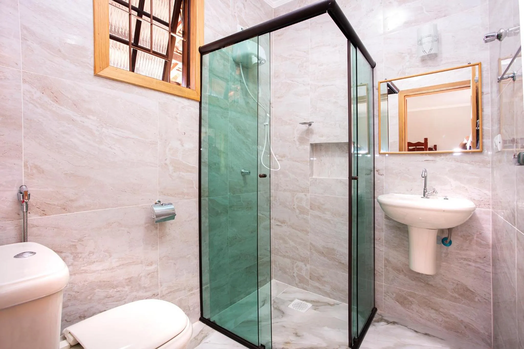 Bathroom in Pousada Guarubela Veloso