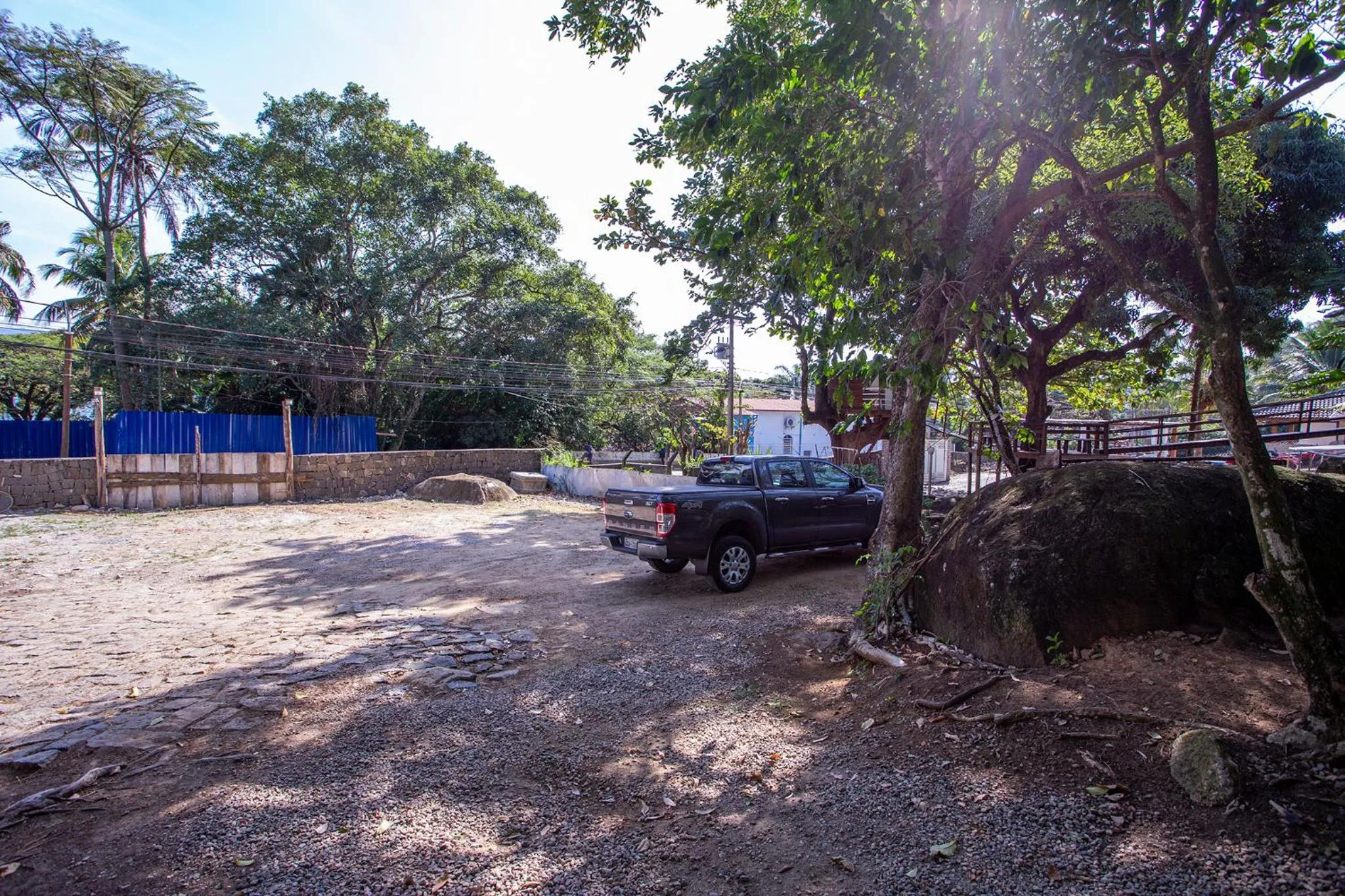 Parking in Pousada Guarubela Veloso