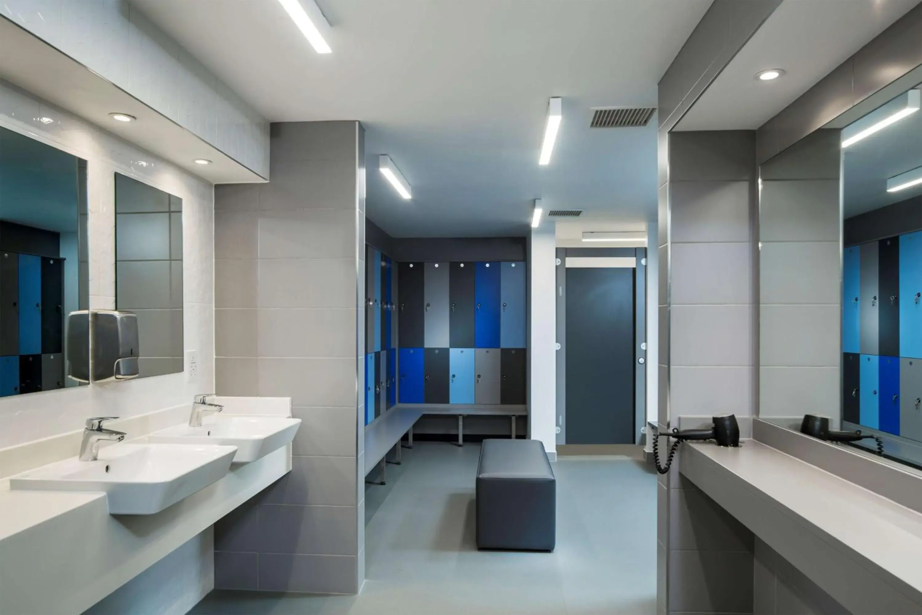 Fitness centre/facilities in Radisson RED London Heathrow Fitness centre/facilities in Radisson RED London Heathrow