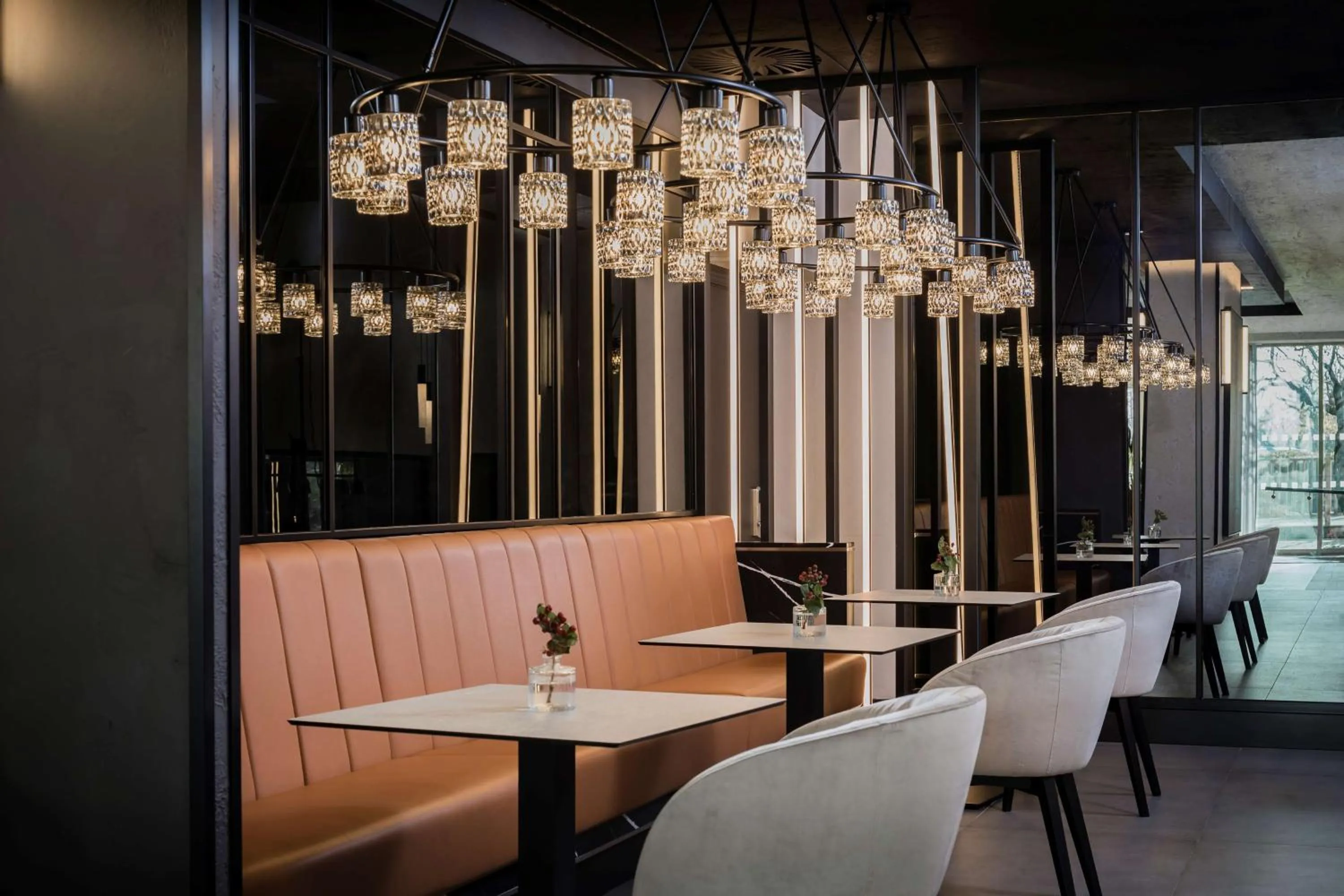 Restaurant/places to eat in Radisson RED London Heathrow