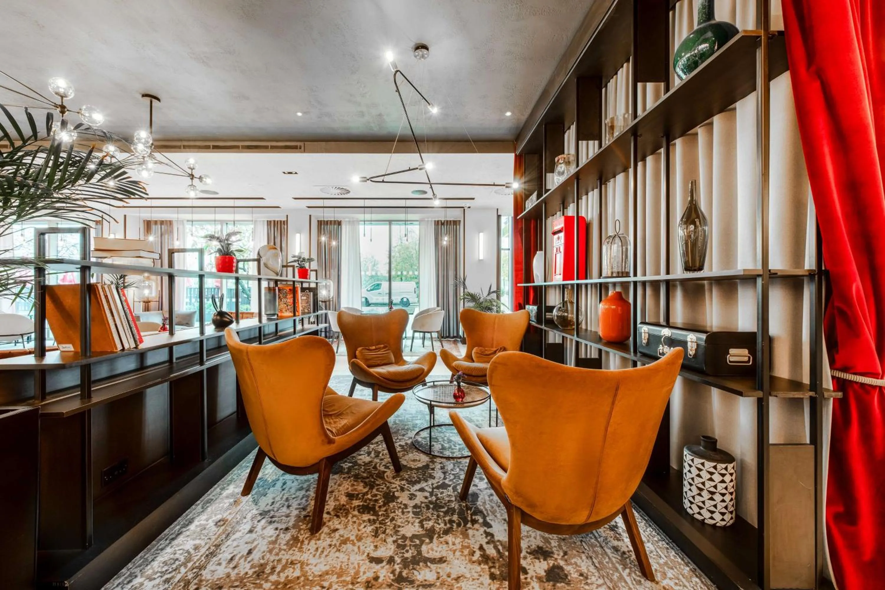 Lounge or bar in Radisson RED London Heathrow