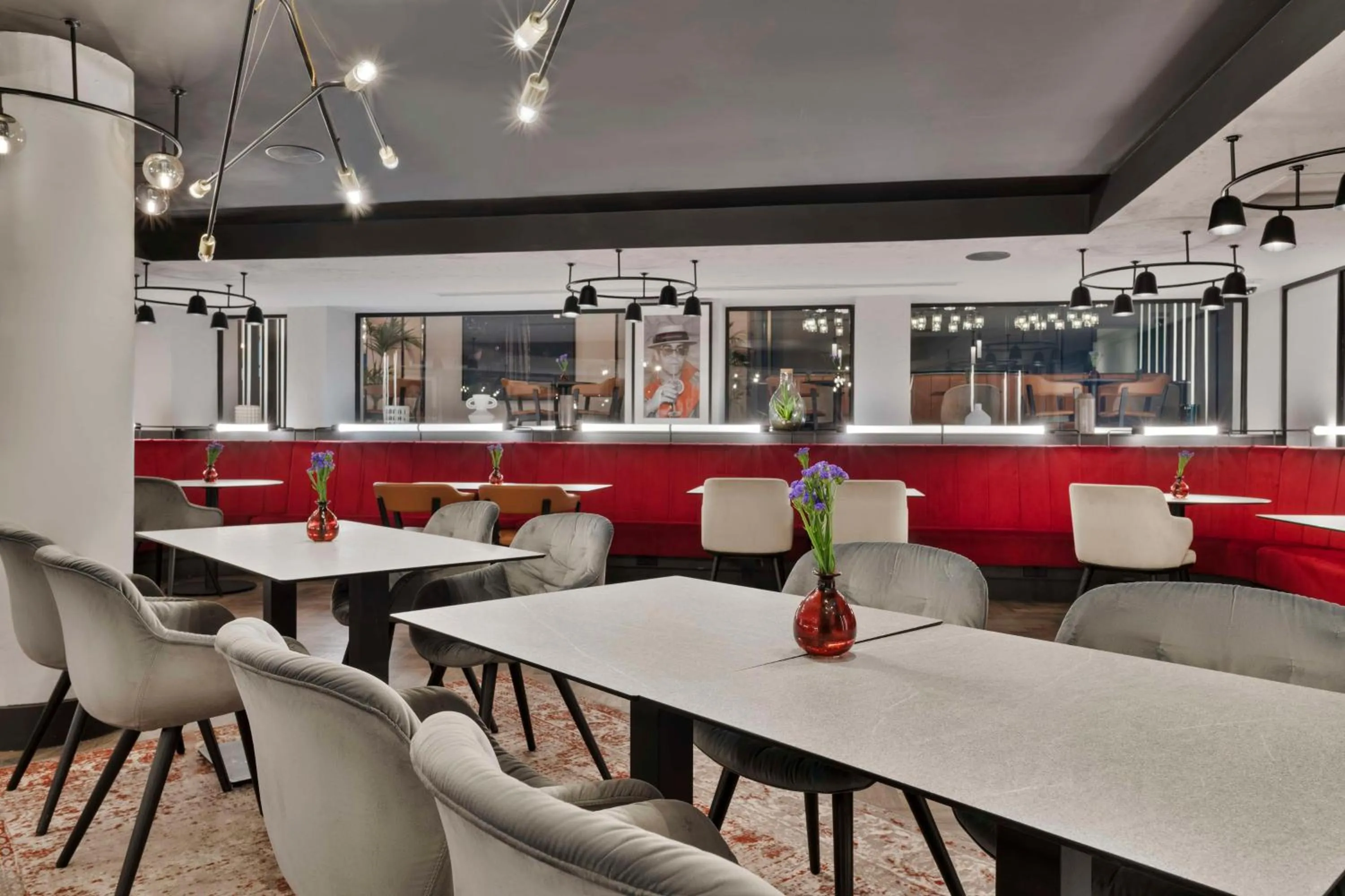 Lounge or bar in Radisson RED London Heathrow