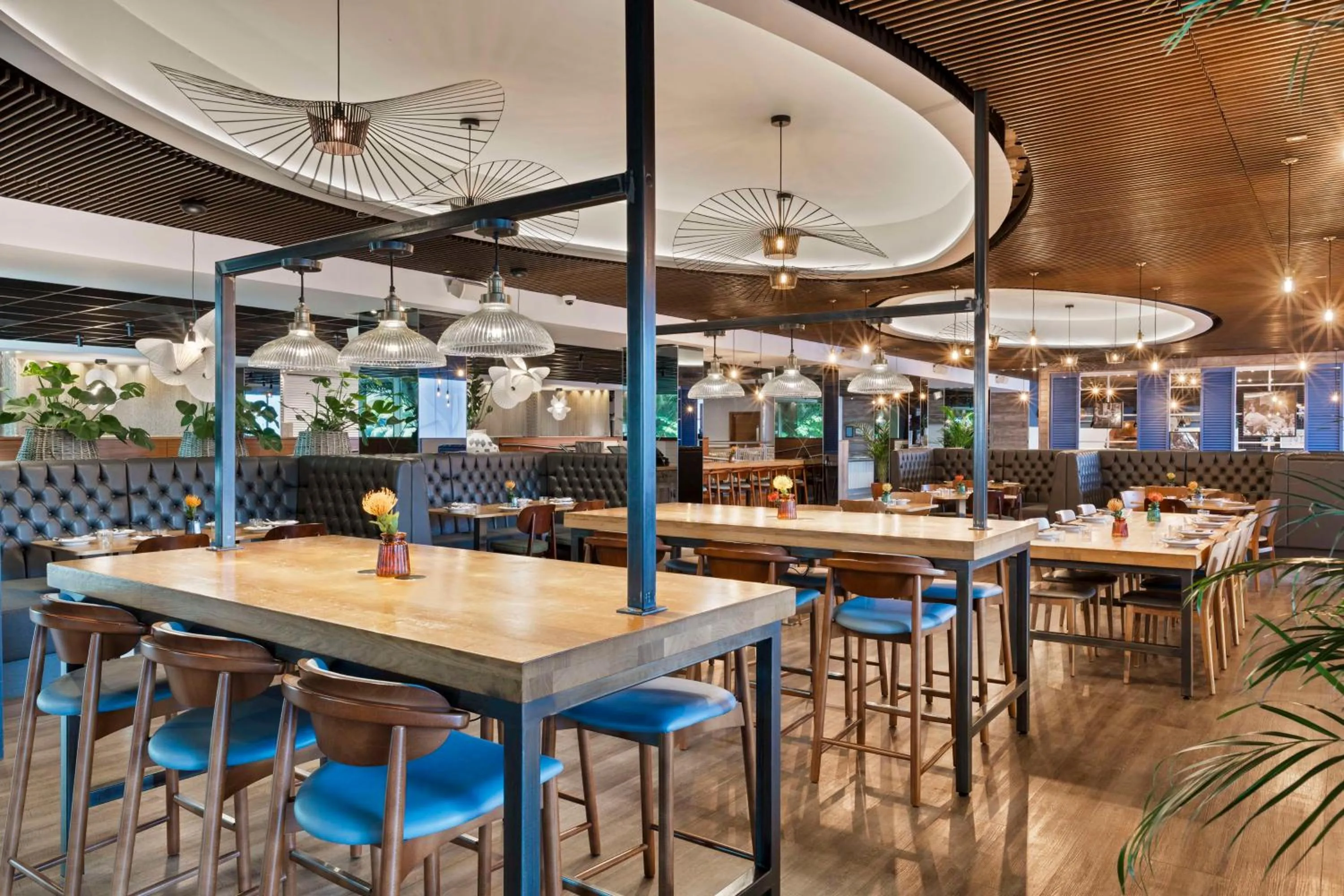 Restaurant/places to eat in Radisson RED London Heathrow