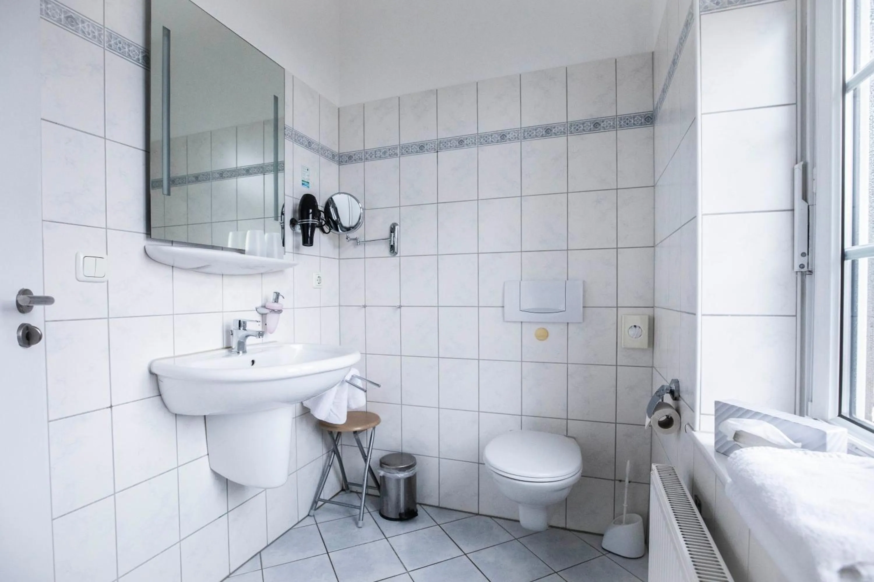 Bathroom in Hotel am Rathaus