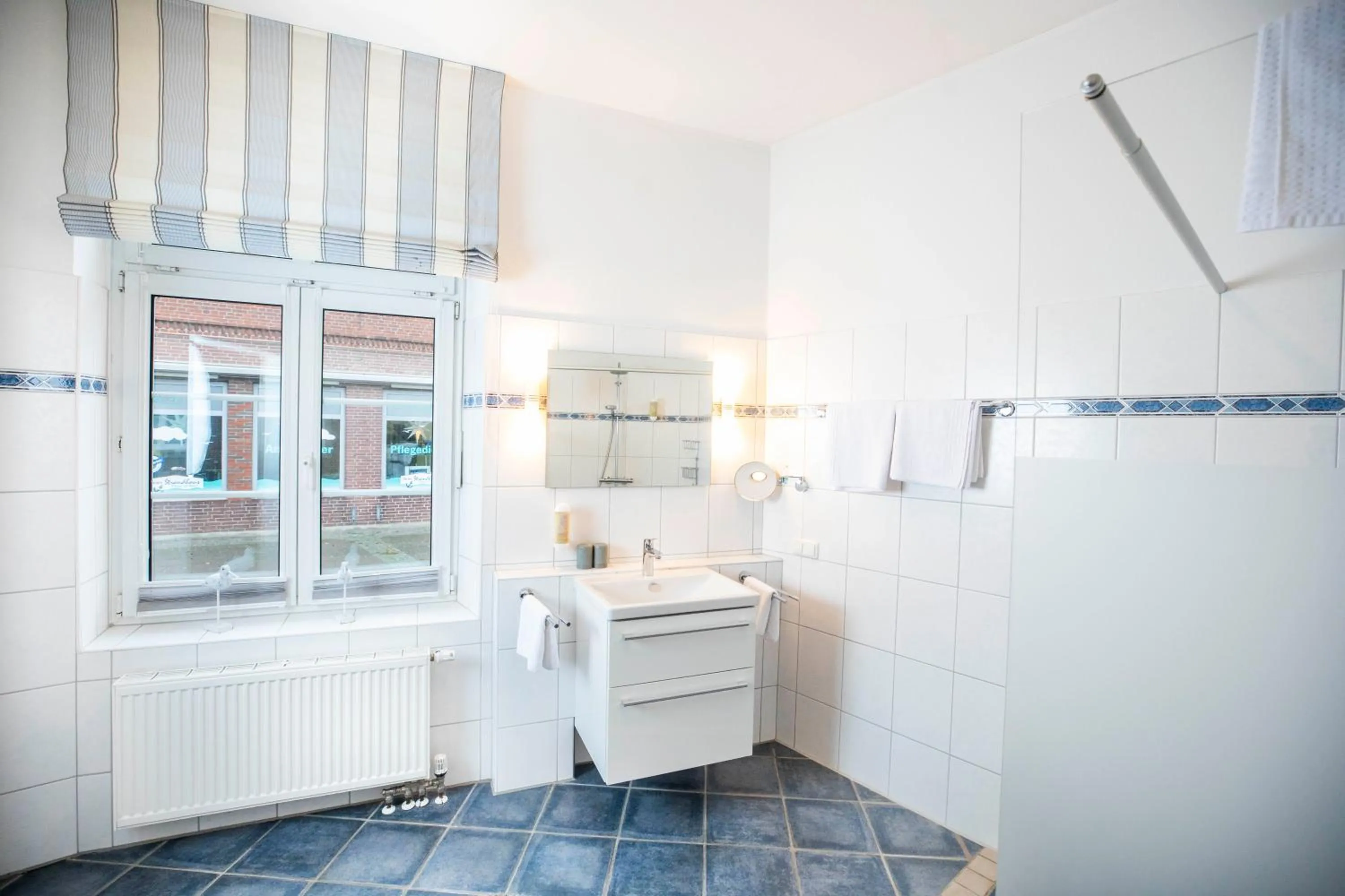 Bathroom in Hotel am Rathaus