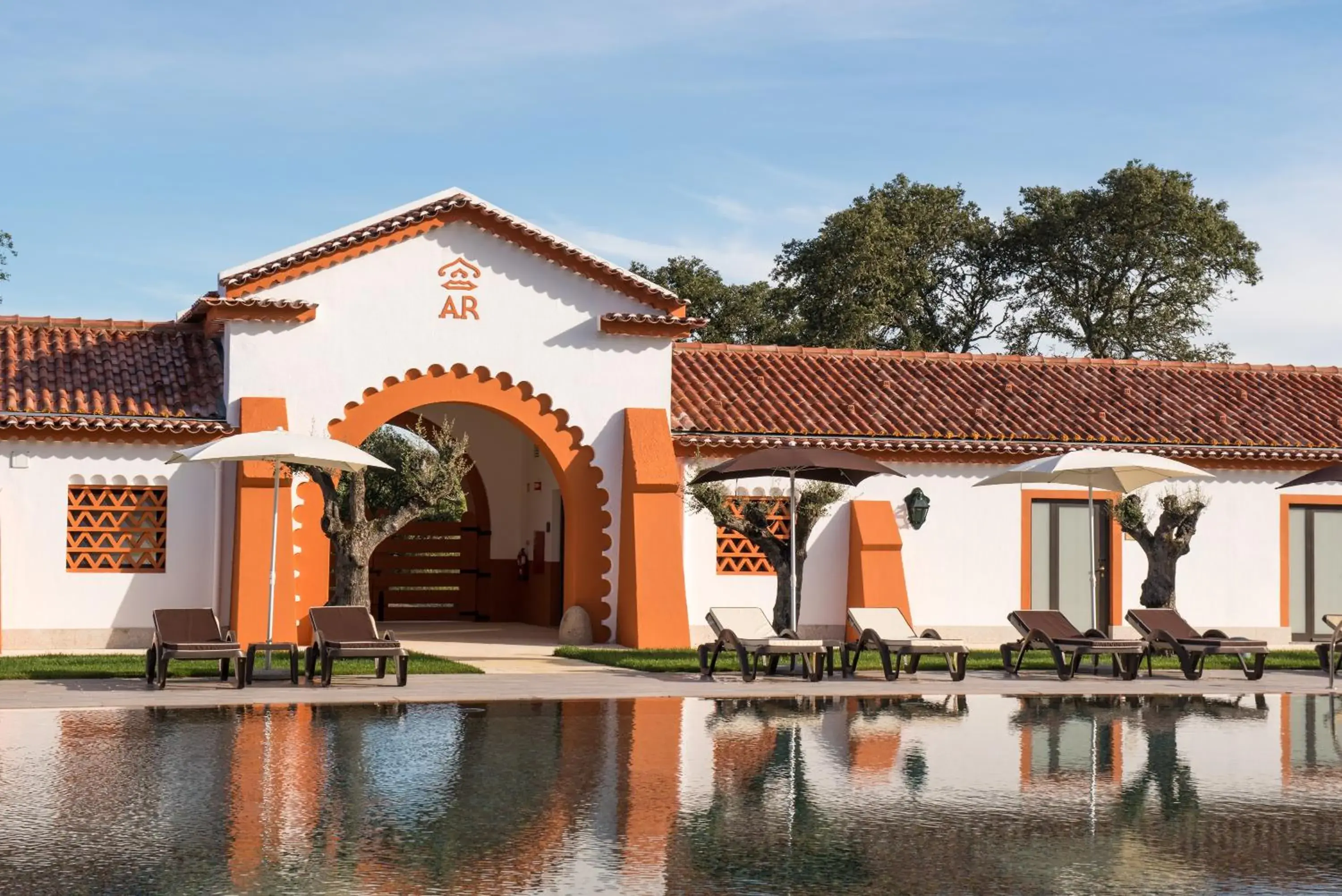 Facade/entrance in Vila Gale Collection Alter Real - Resort Equestre, Conference & Spa Facade/entrance in Vila Gale Collection Alter Real - Resort Equestre, Conference & Spa