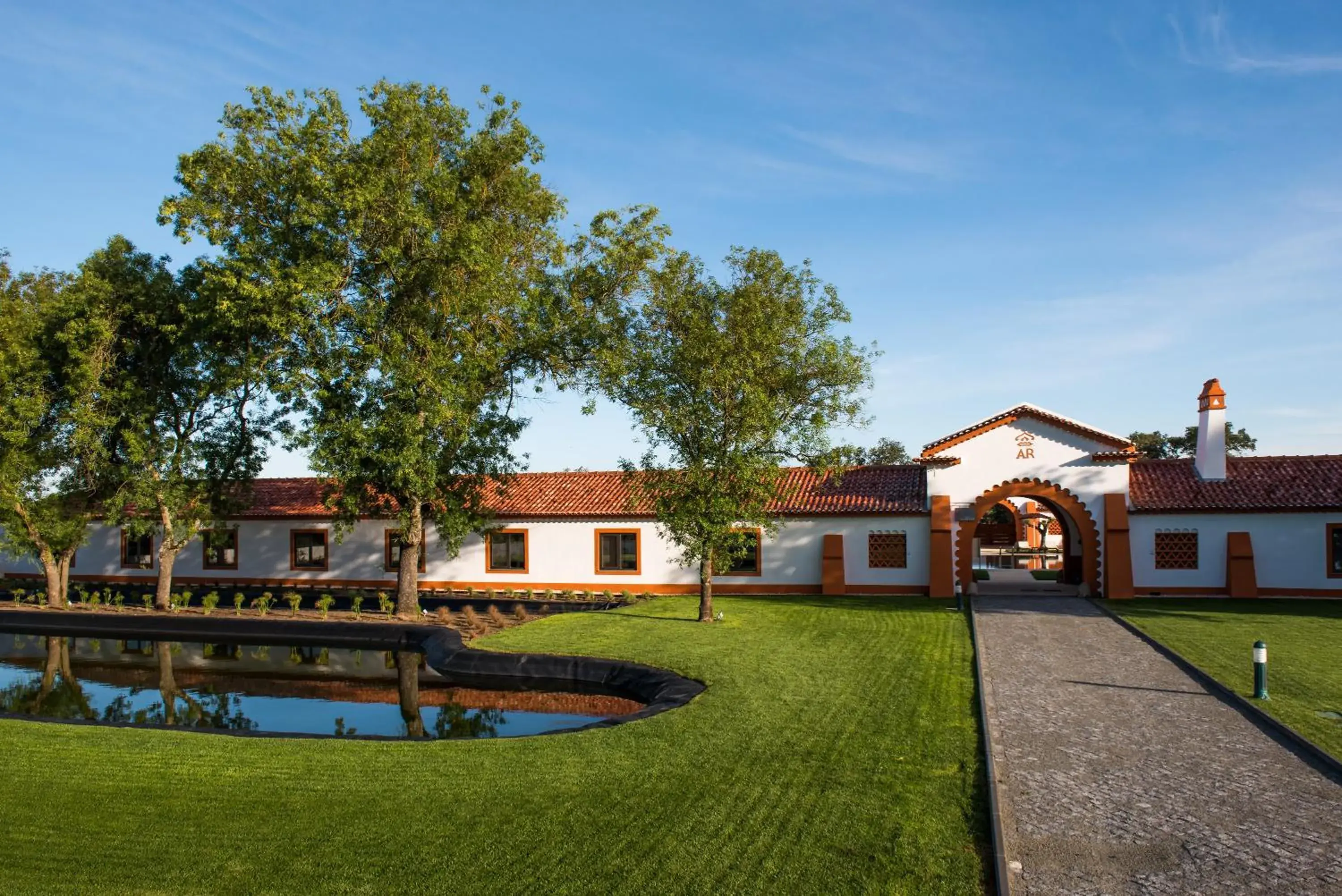 Facade/entrance in Vila Gale Collection Alter Real - Resort Equestre, Conference & Spa Facade/entrance in Vila Gale Collection Alter Real - Resort Equestre, Conference & Spa