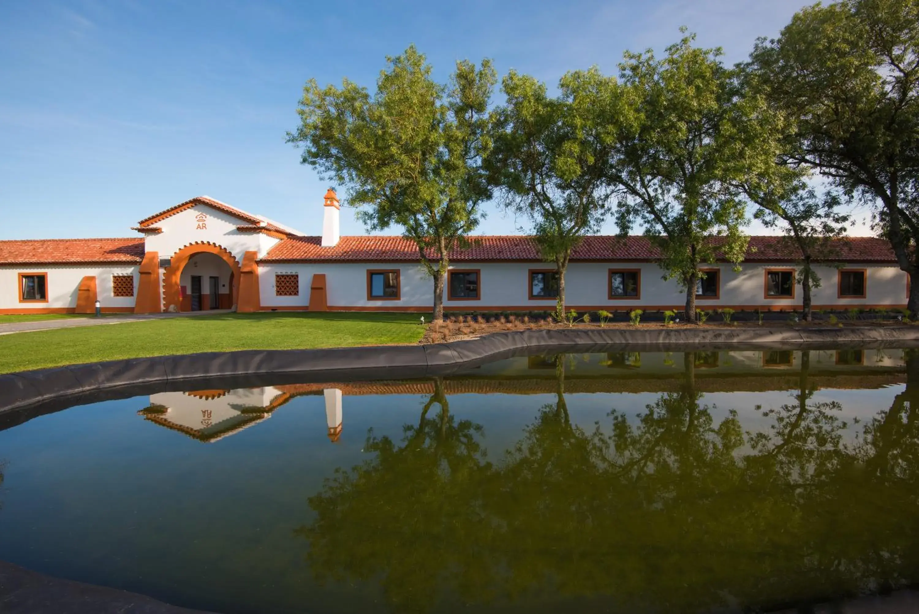 Facade/entrance in Vila Gale Collection Alter Real - Resort Equestre, Conference & Spa Facade/entrance in Vila Gale Collection Alter Real - Resort Equestre, Conference & Spa