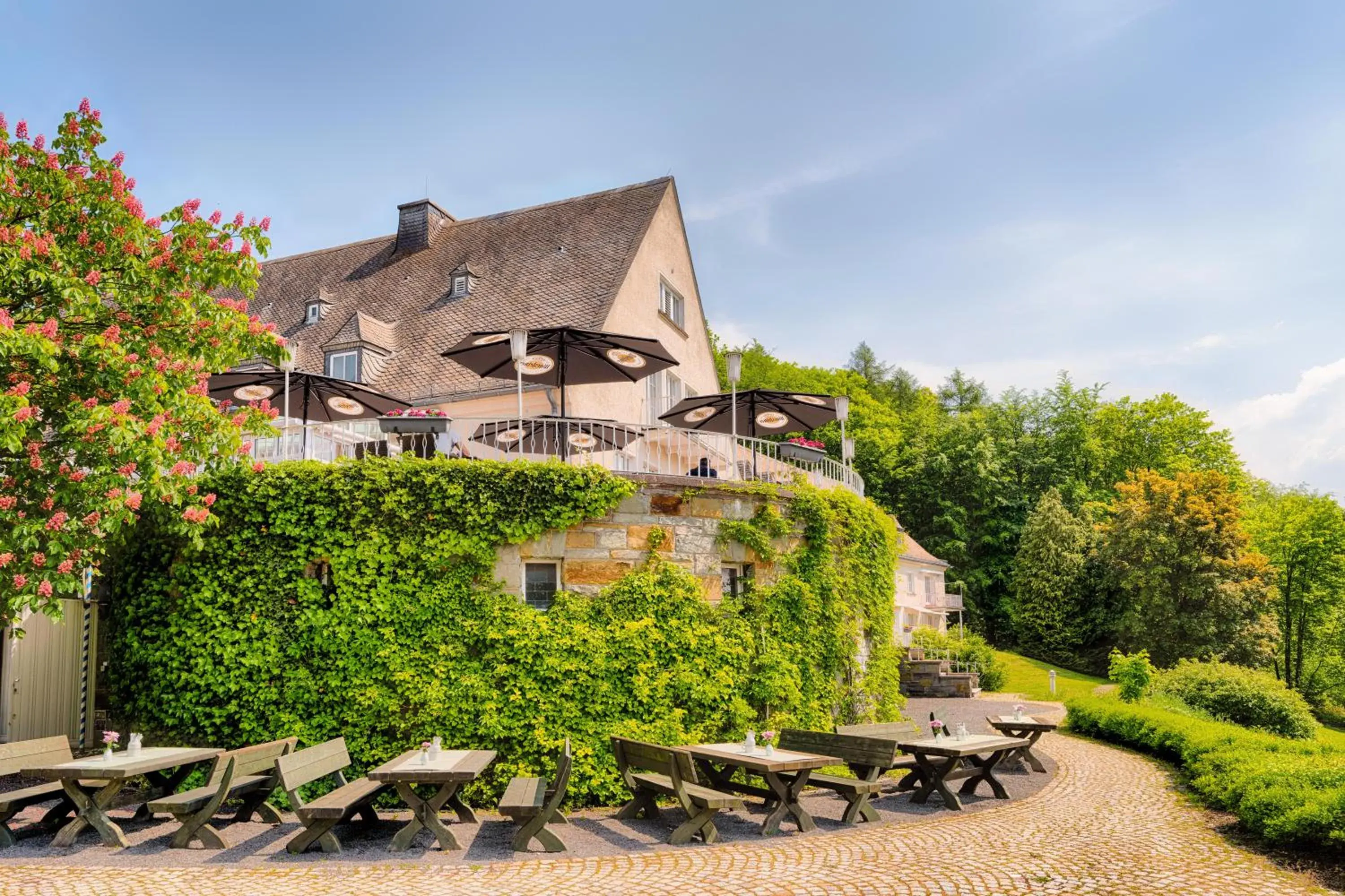 Property building in Welcome Hotel Meschede Hennesee Property building in Welcome Hotel Meschede Hennesee