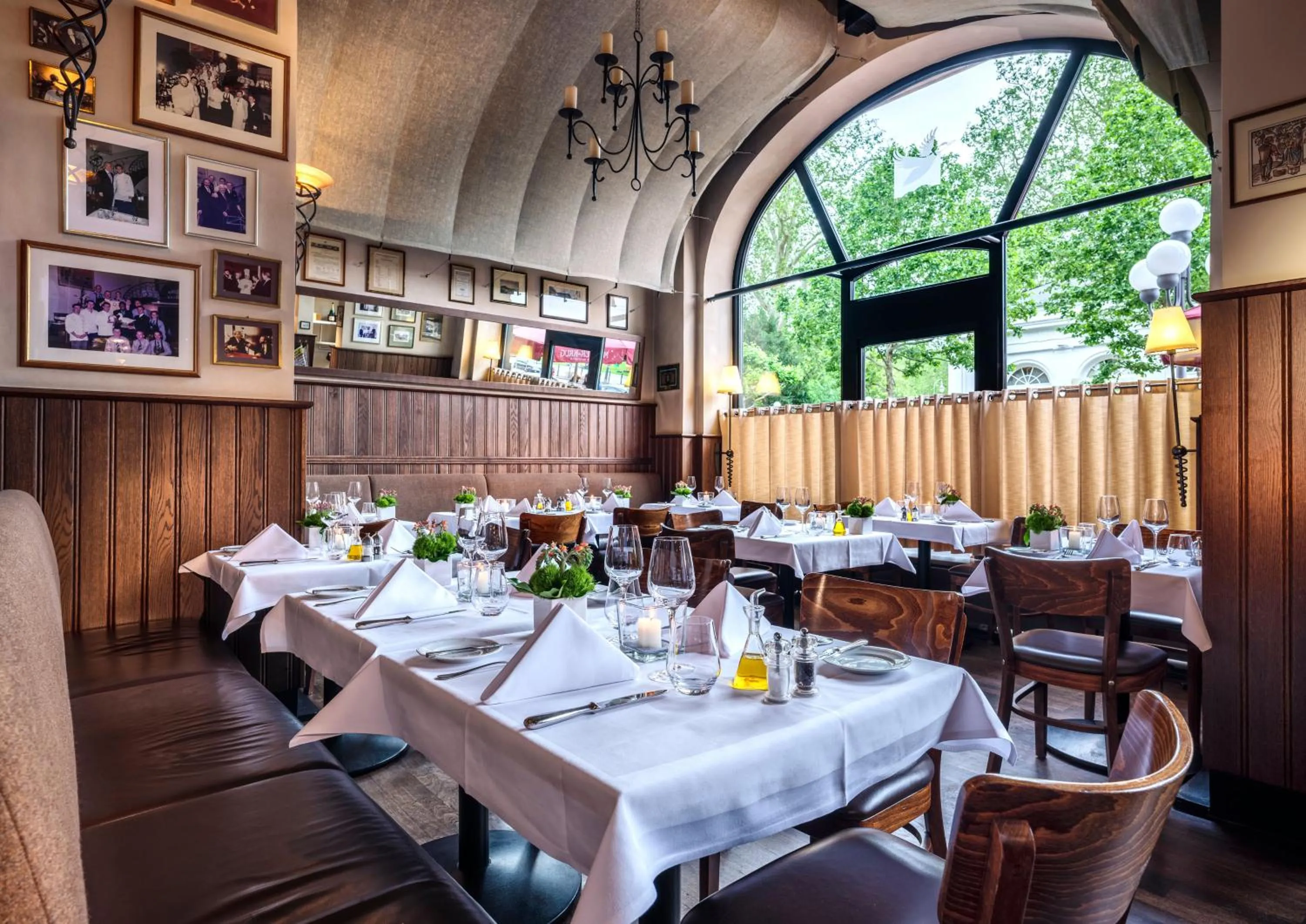 Restaurant/places to eat in Hotel Nassauer Hof