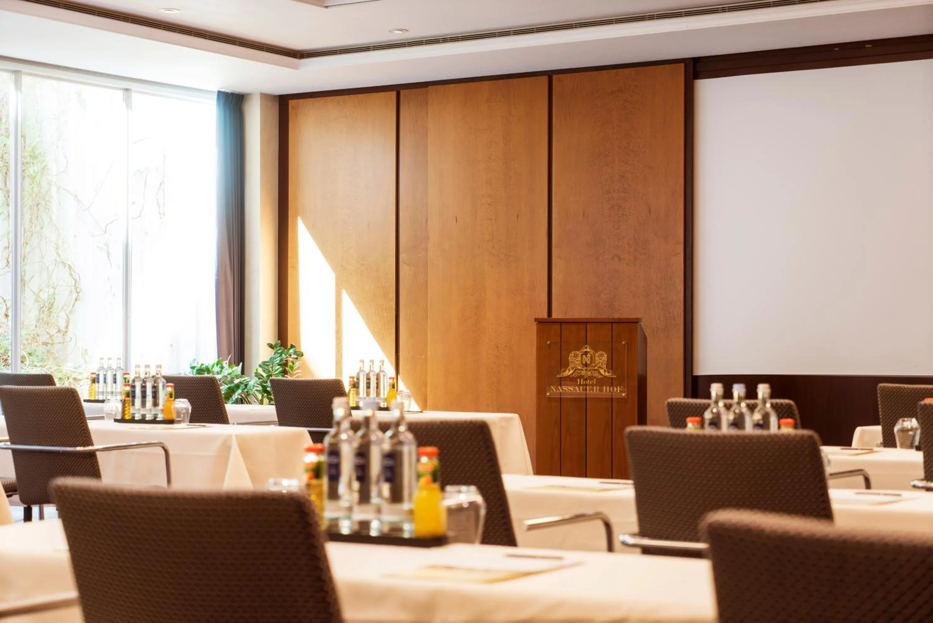 Business facilities in Hotel Nassauer Hof