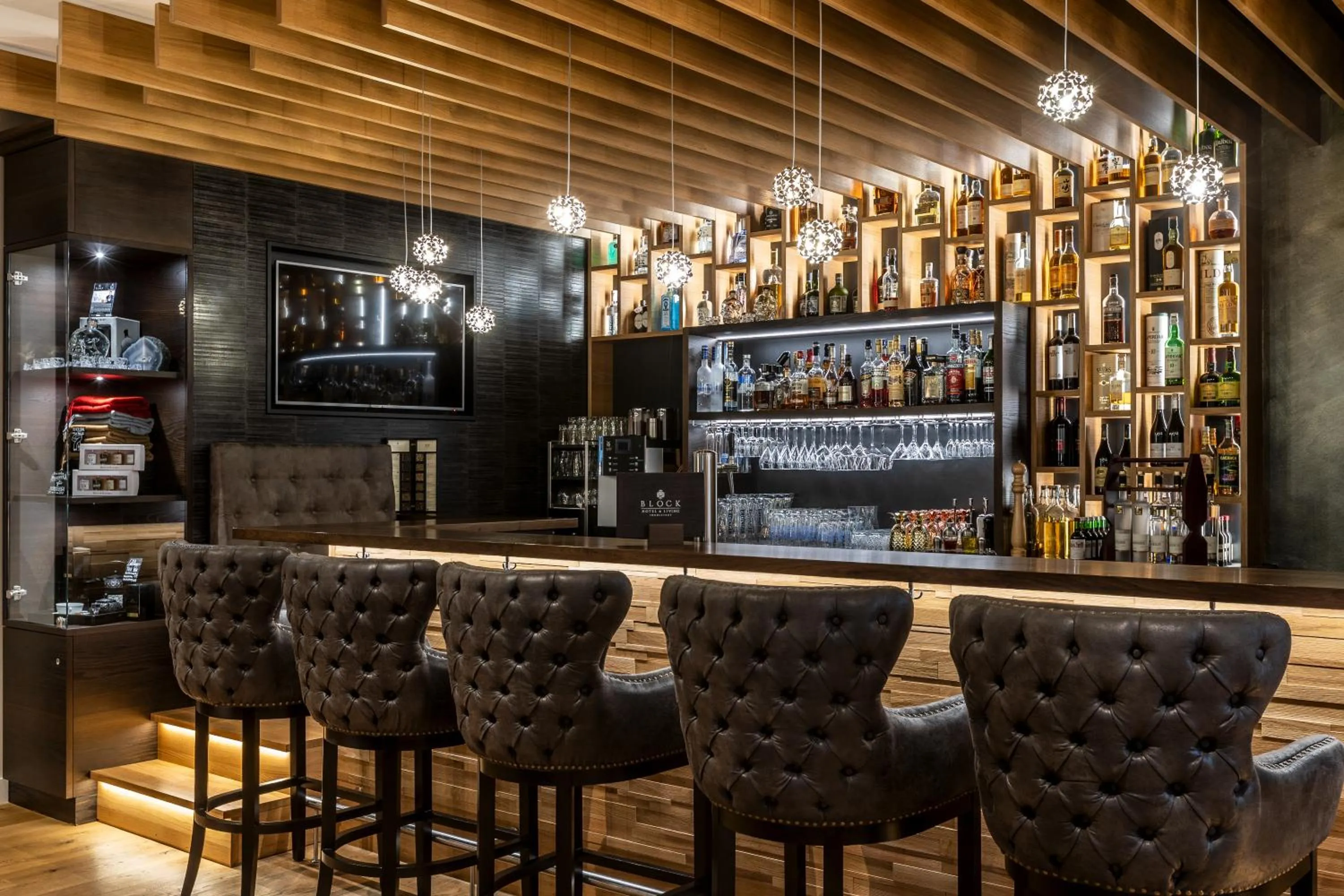Lounge or bar in BLOCK Hotel & Living