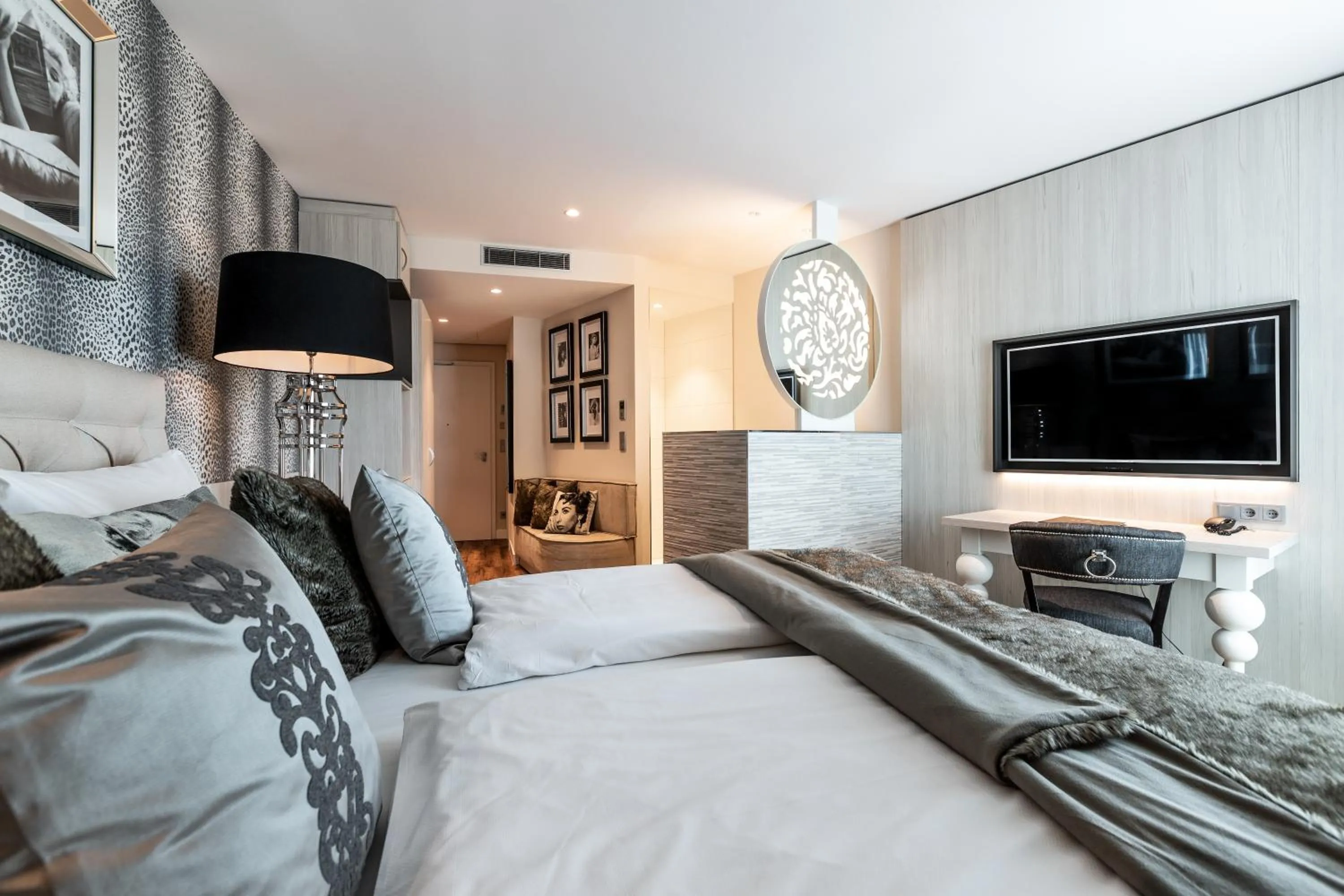 Photo of the whole room, Bed in BLOCK Hotel & Living