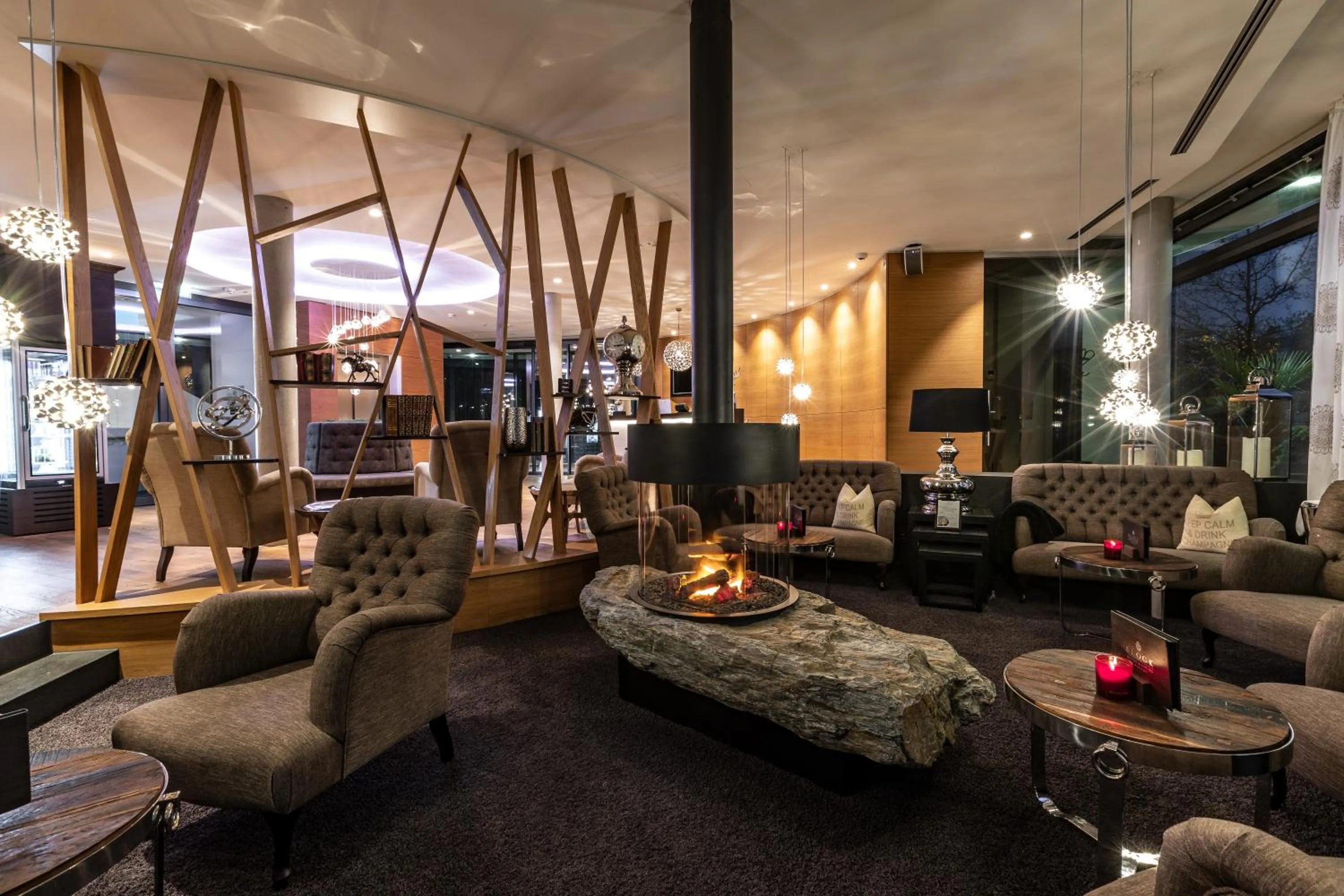 Communal lounge/ TV room in BLOCK Hotel & Living