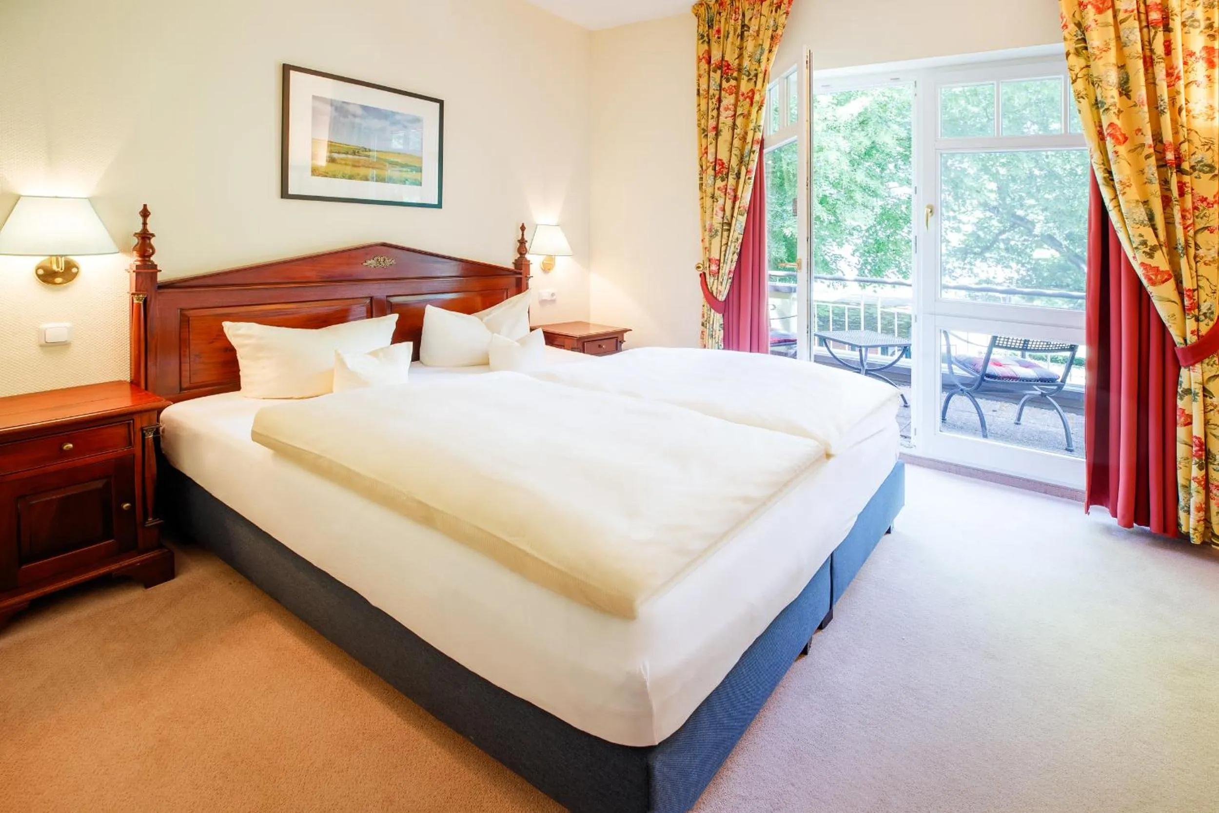 Photo of the whole room, Bed in Kurhaus am Inselsee