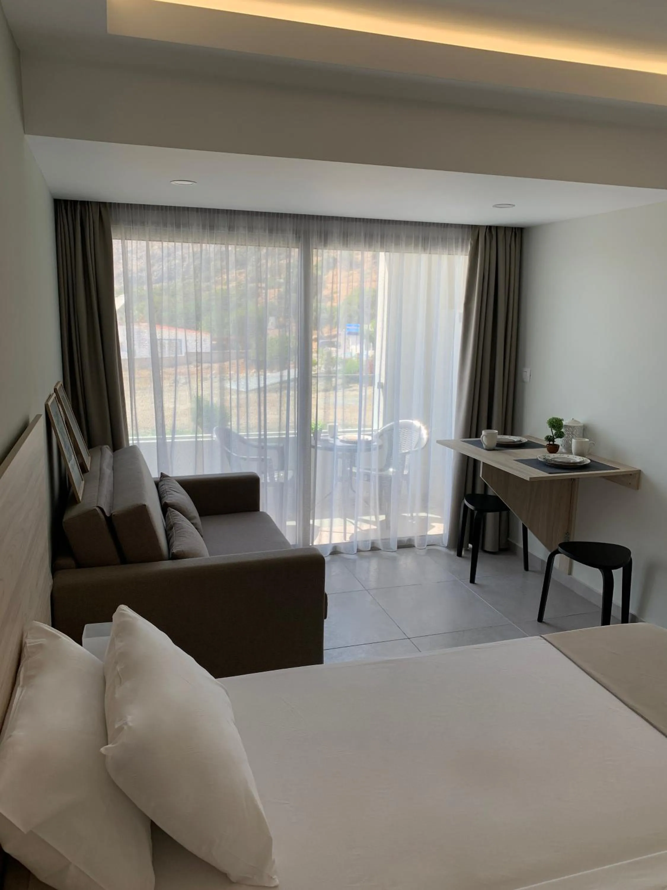 Bedroom, Bed in Pals Studios Pefkos