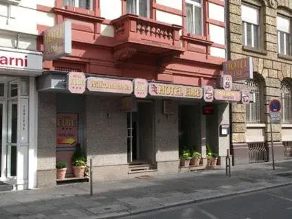 Facade/entrance in Hotel Elbe