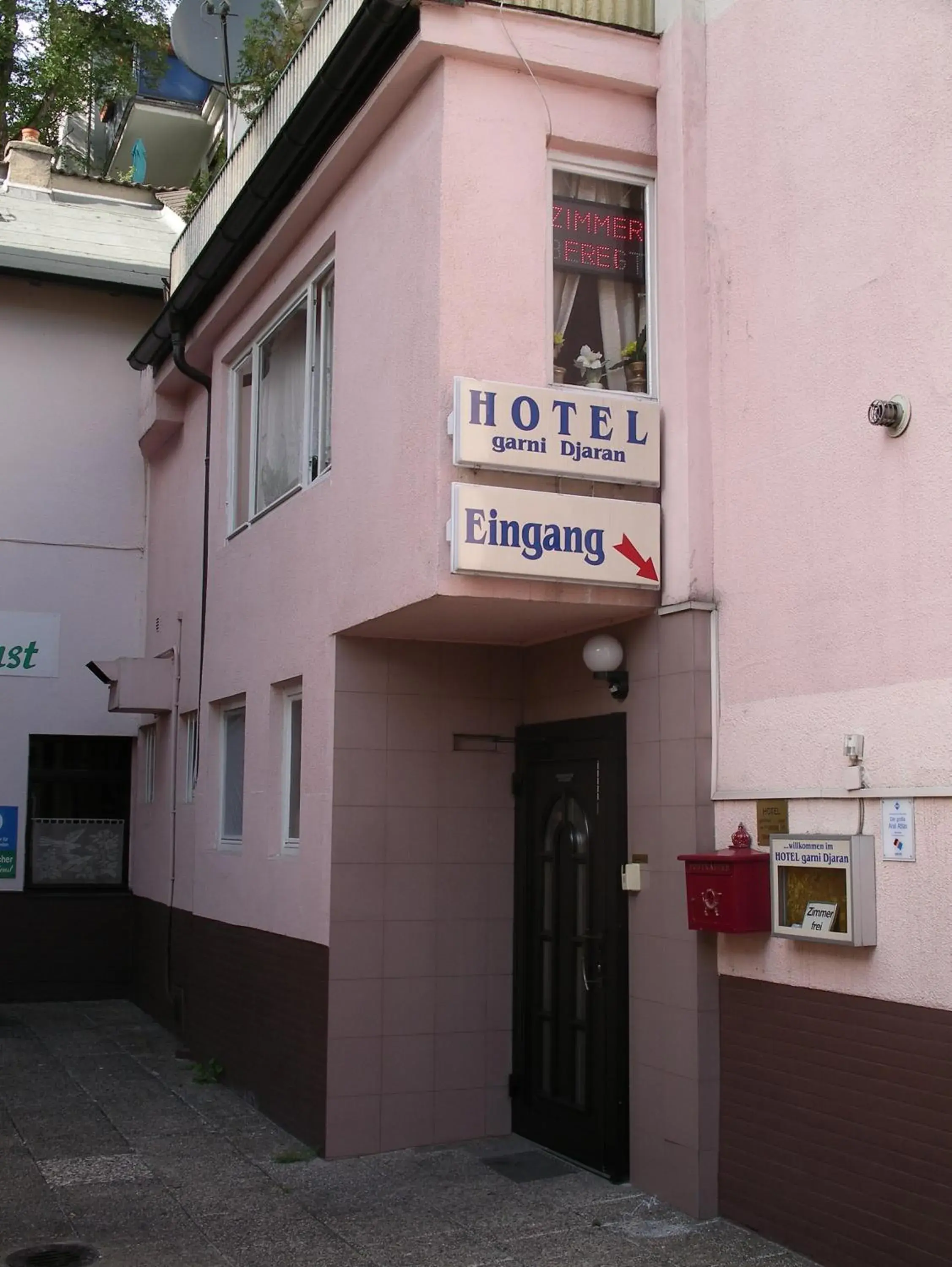 Facade/entrance in Hotel garni Djaran