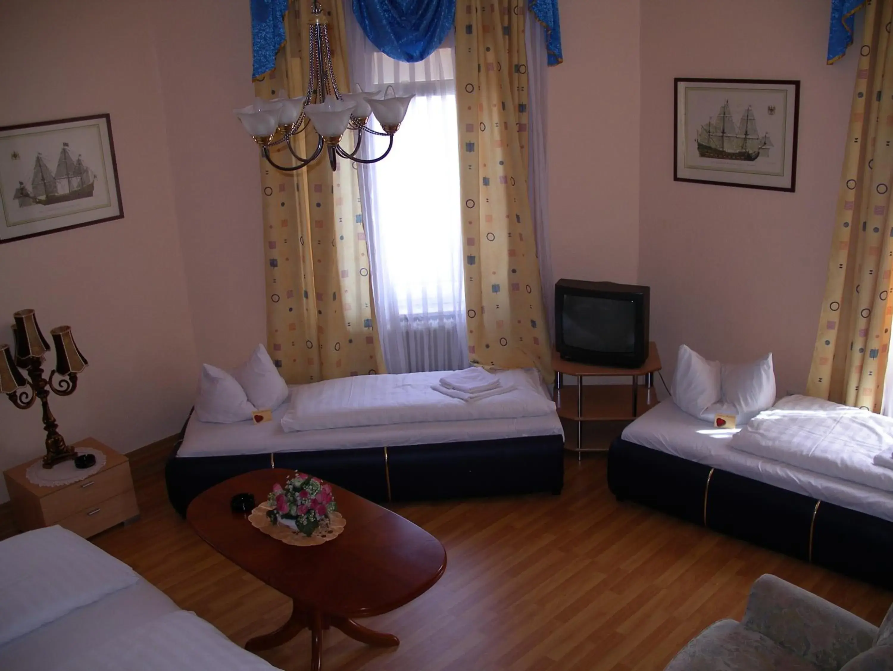 Bed in Hotel garni Djaran