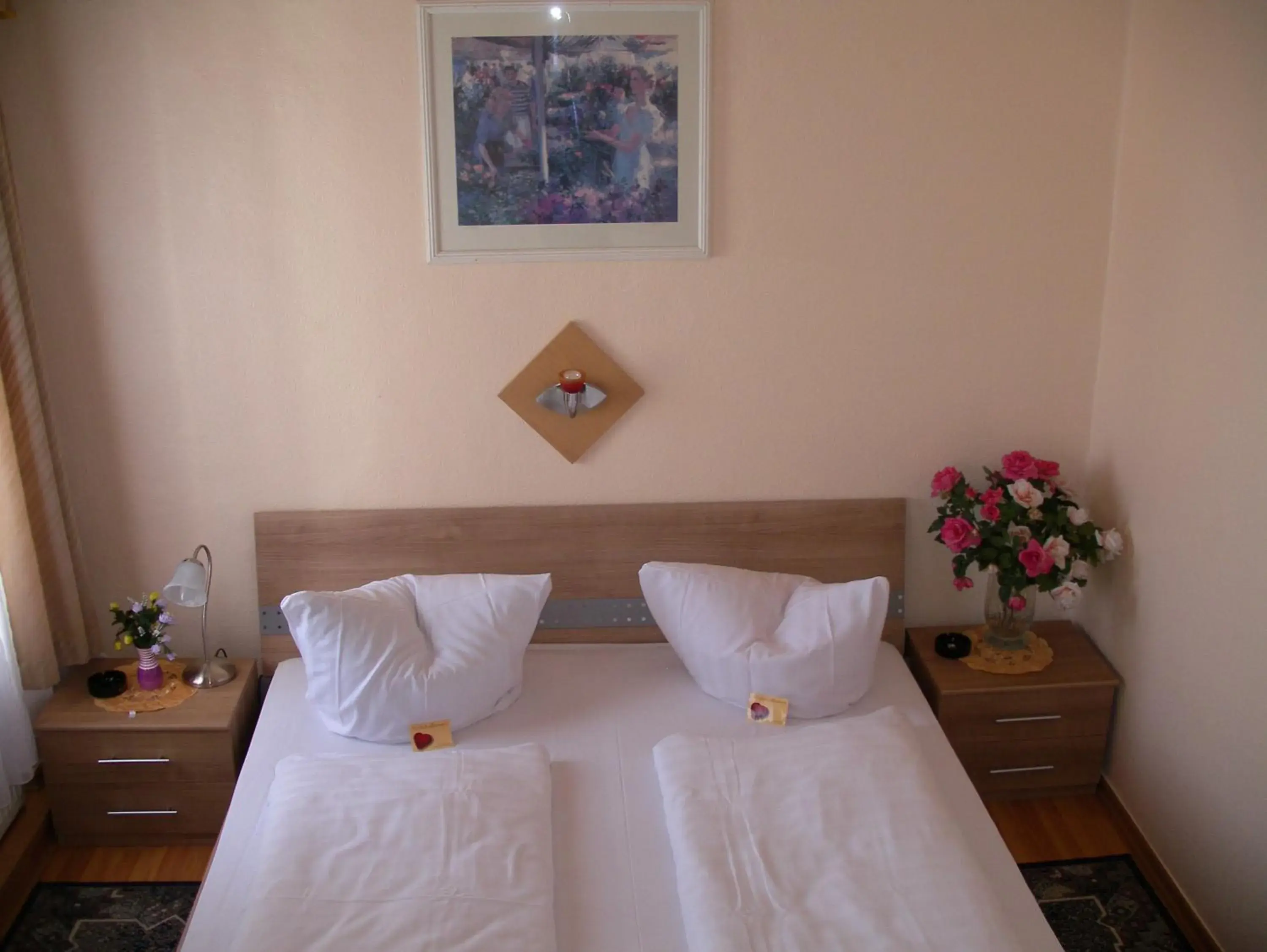 Bed in Hotel garni Djaran