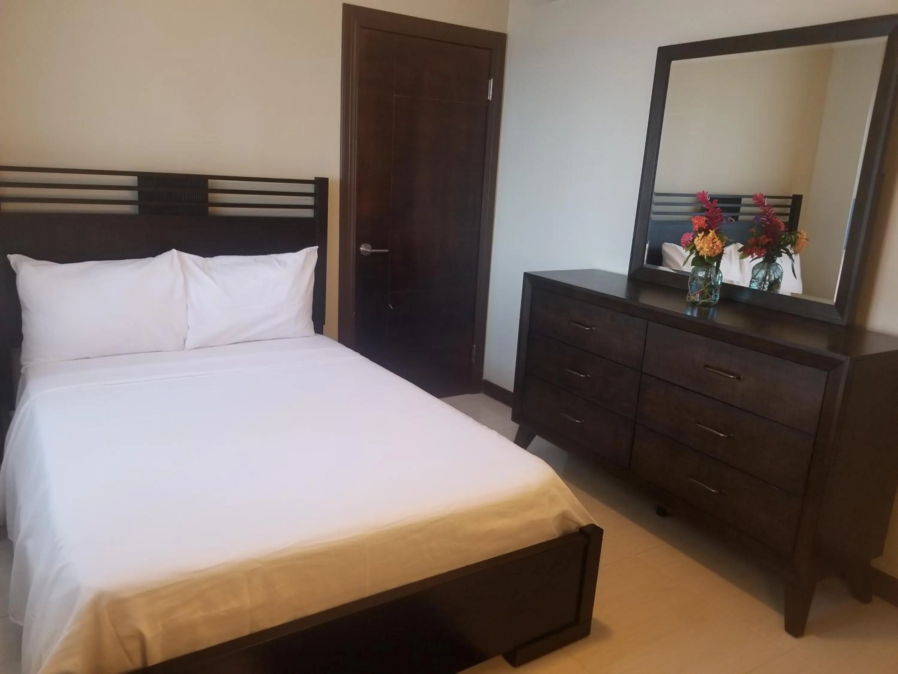 Bedroom, Bed in Inn The Town