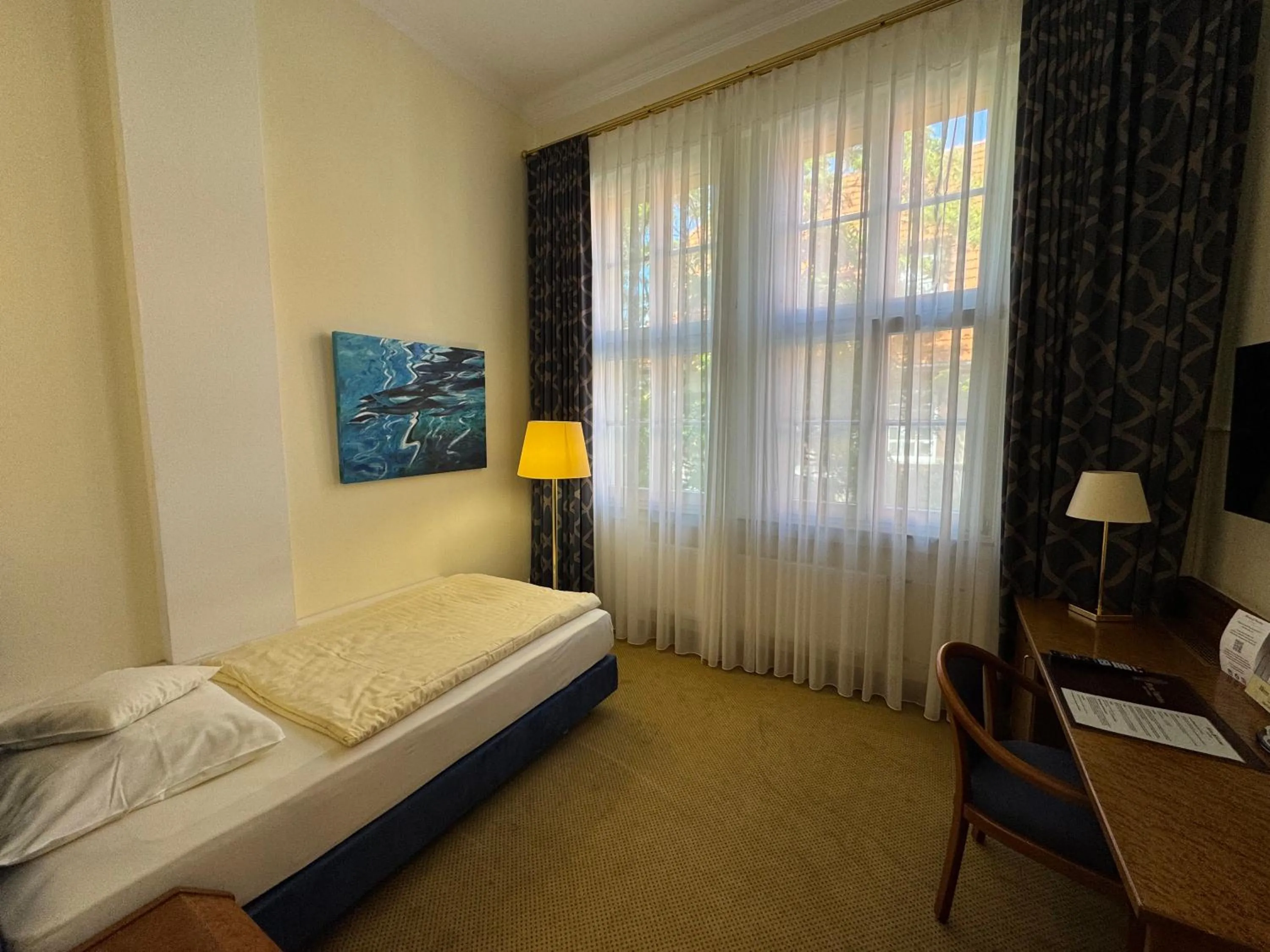 Bed in Hotel Viktoria