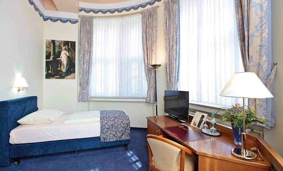 Bed in Hotel Viktoria