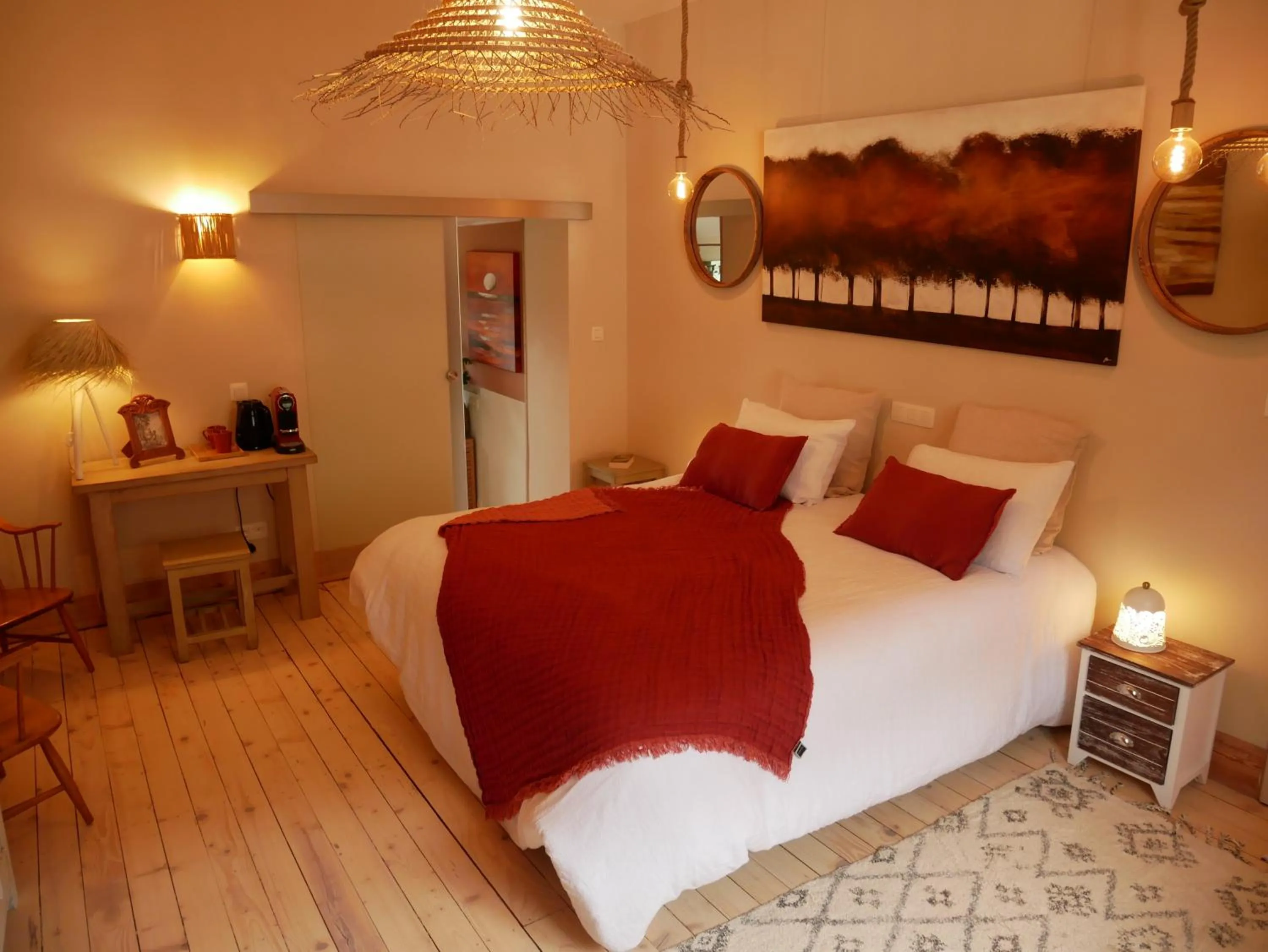 Bed in Le Jardin Des Secrets "Gites et chambres à louer"