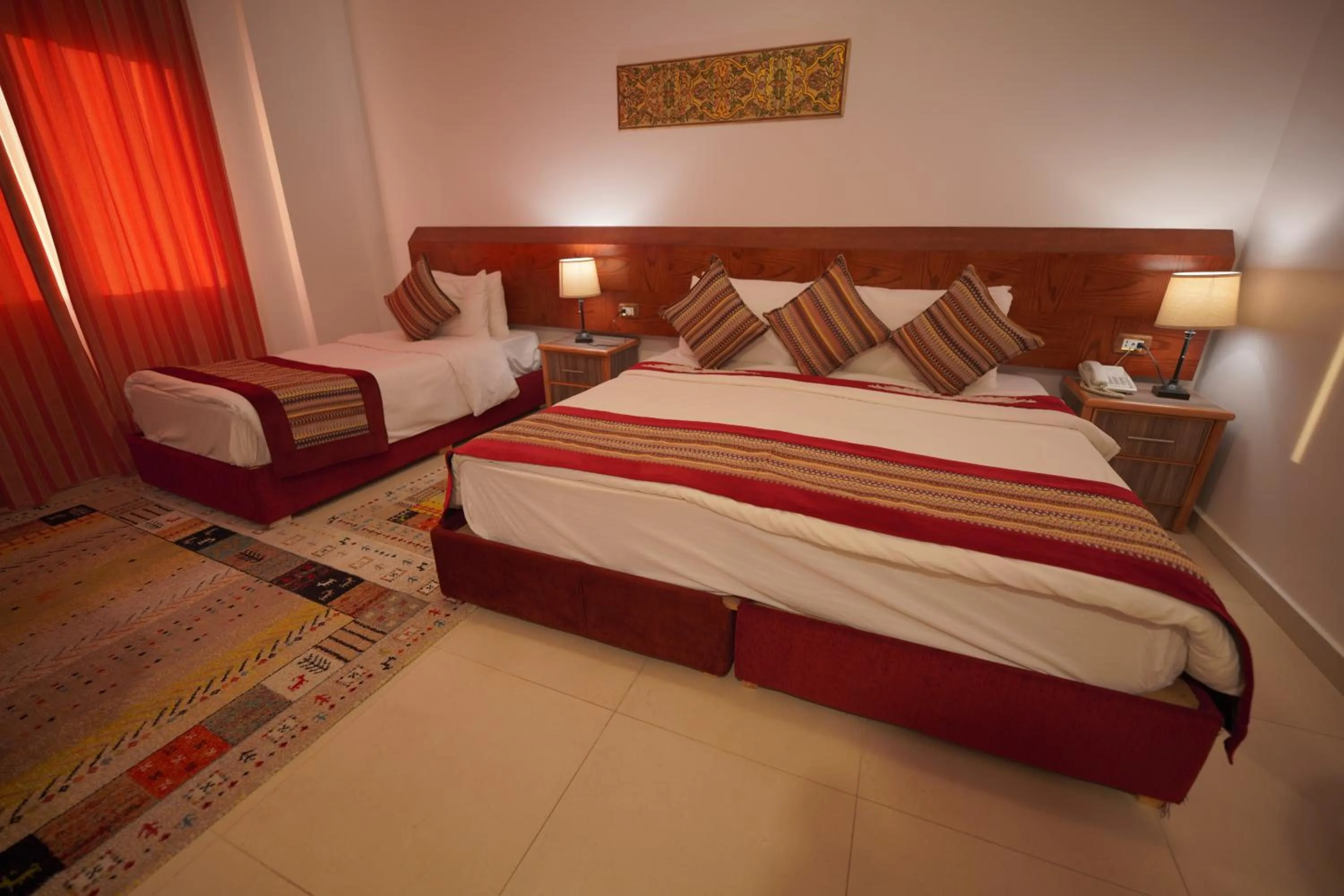 Bedroom, Bed in Petra Plaza Hotel