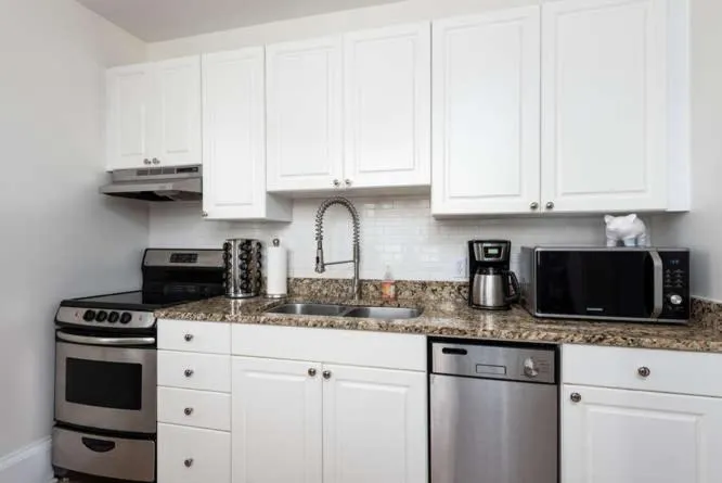 Kitchen or kitchenette in The Quarters on Spring