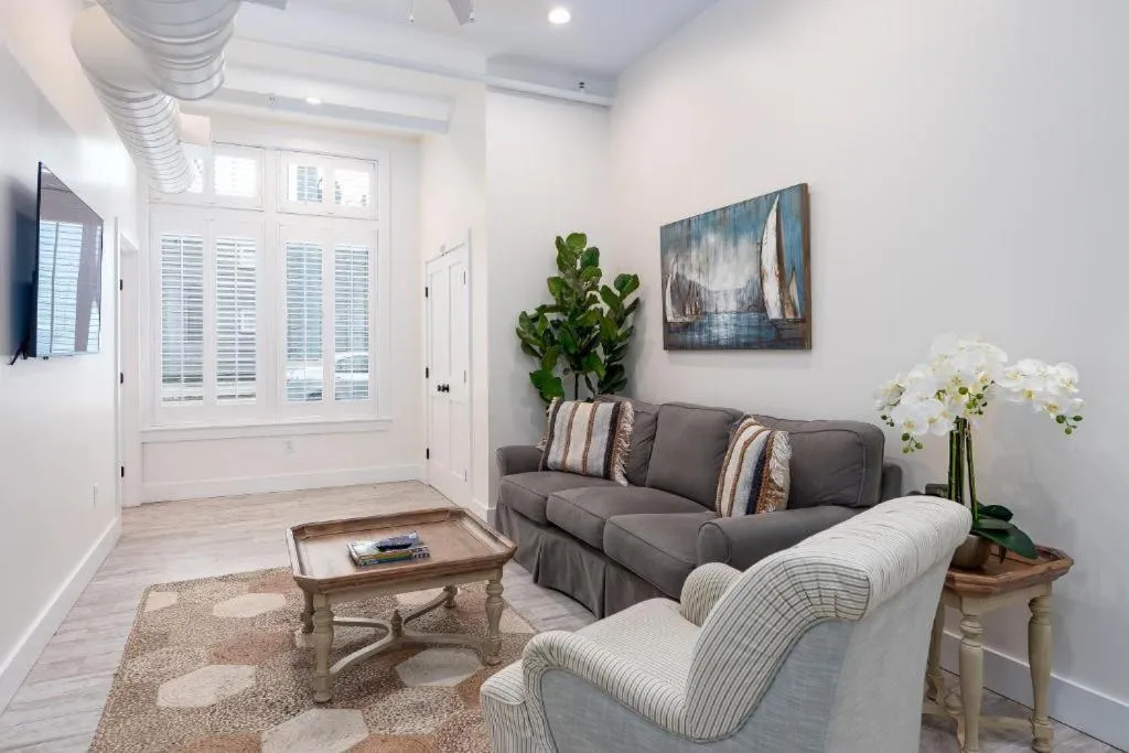 The Quarters on Spring