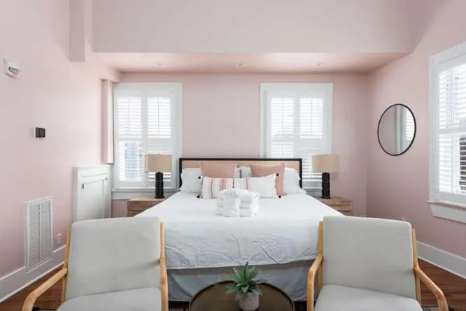 Bed in The Quarters on Spring