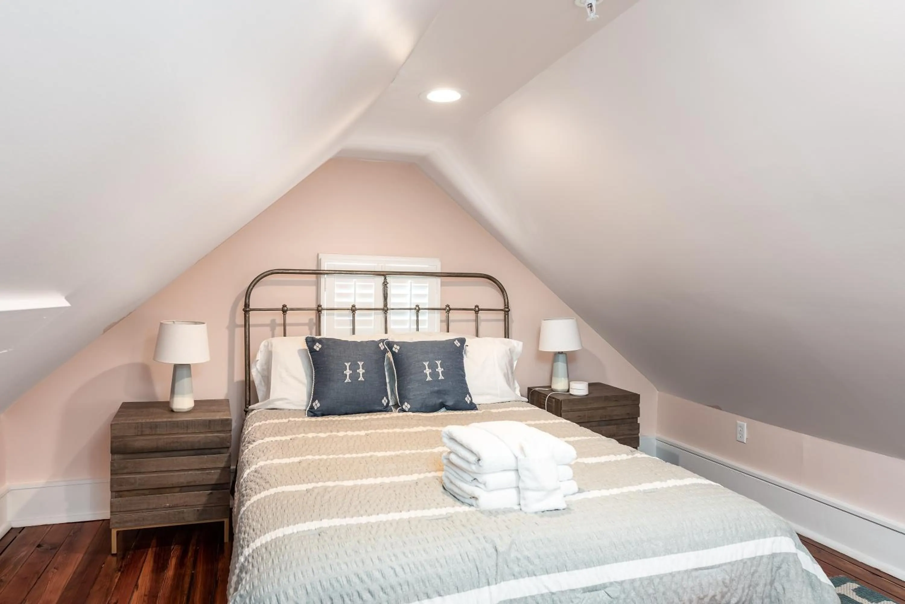 Bed in The Quarters on Spring