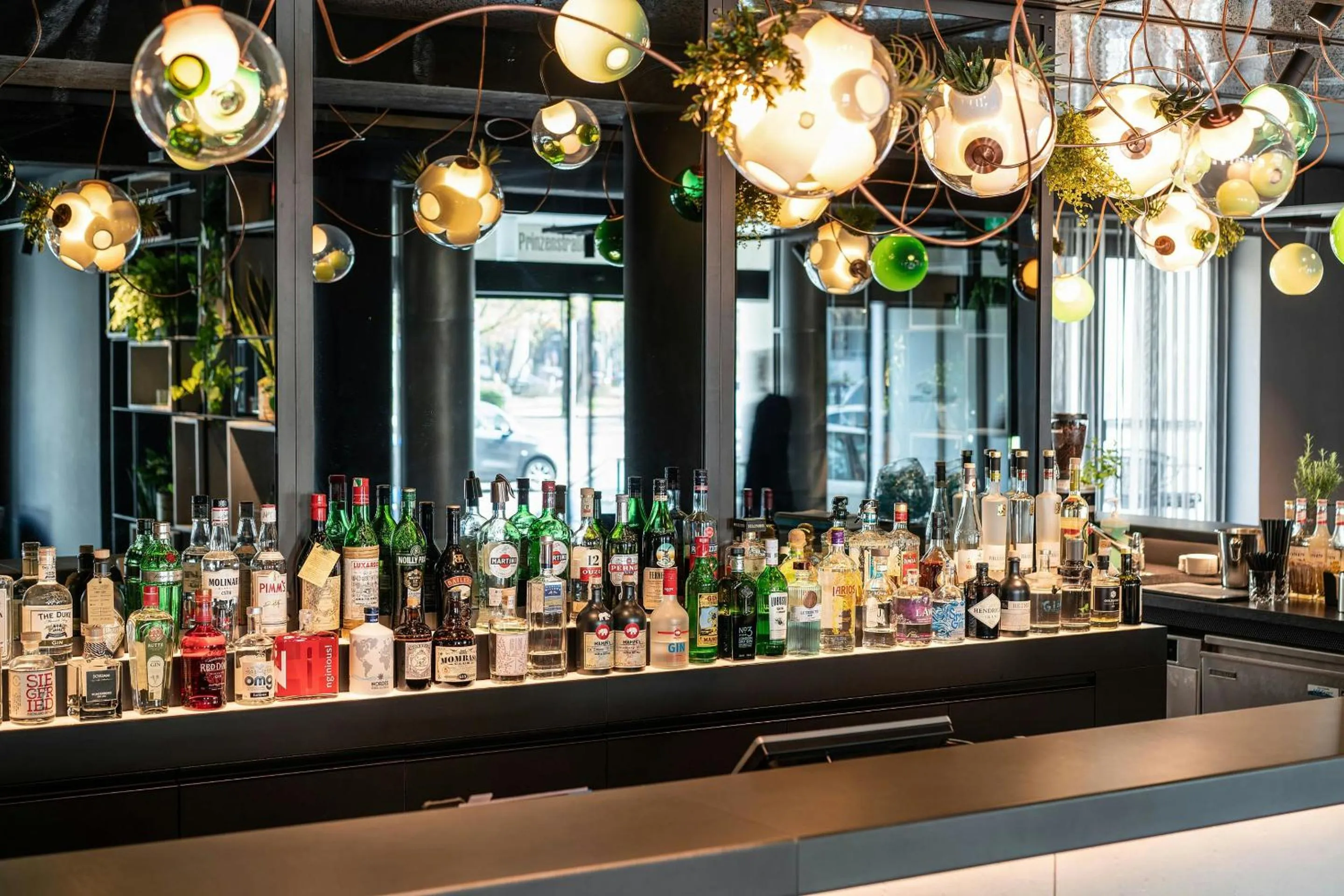 Lounge or bar in Motel One Berlin Mitte