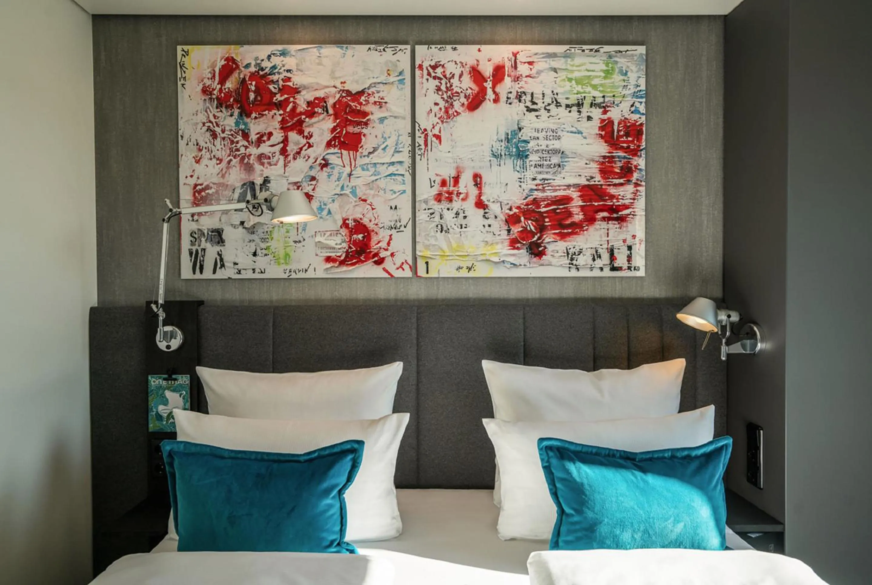 Photo of the whole room, Bed in Motel One Berlin Mitte
