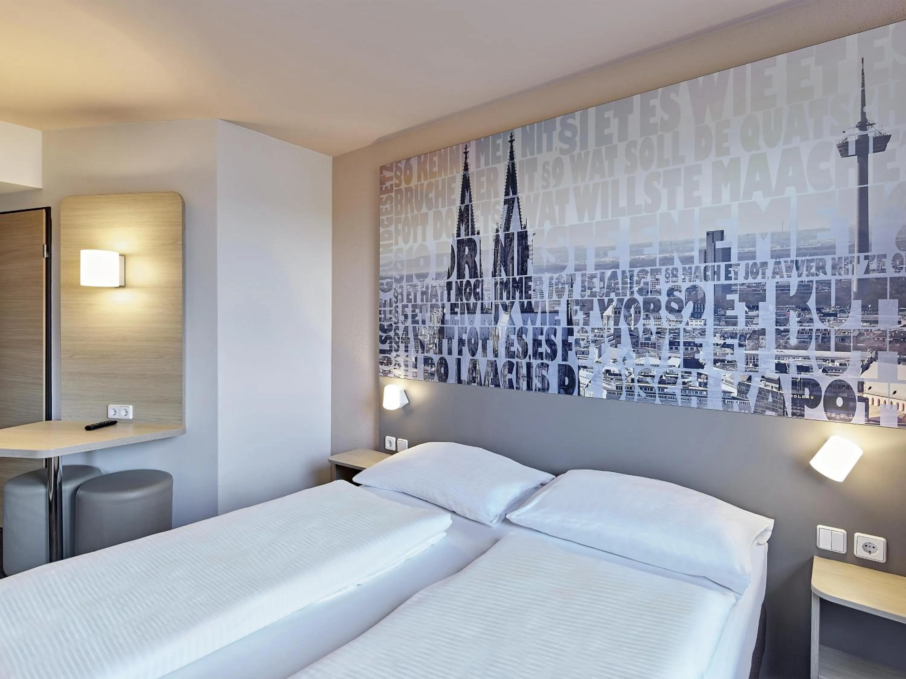 Photo of the whole room, Bed in B&B Hotel Köln-West