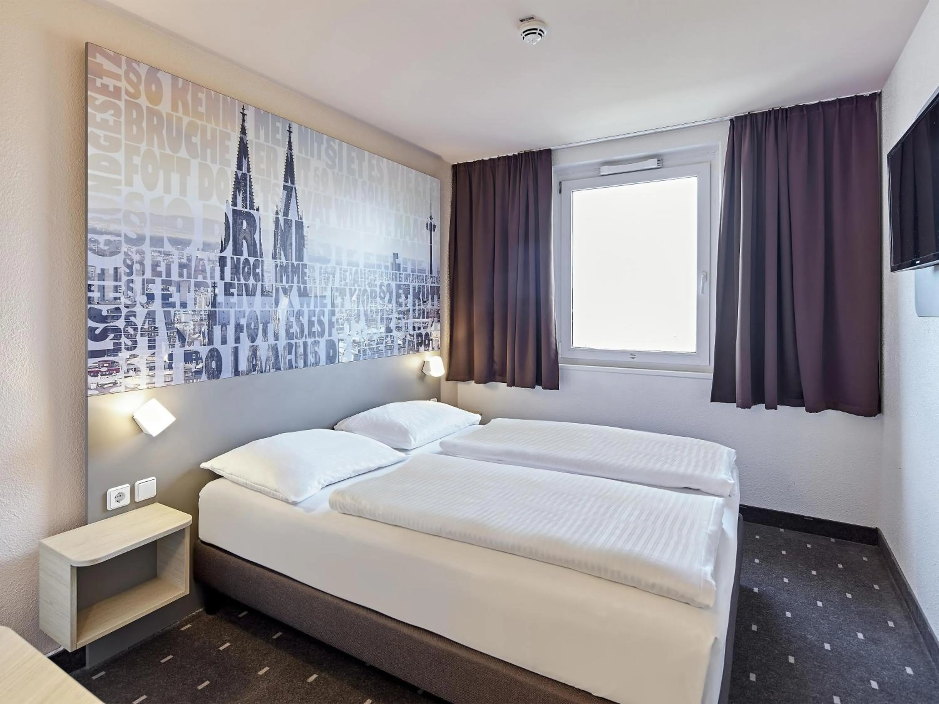Photo of the whole room, Bed in B&B Hotel Köln-West