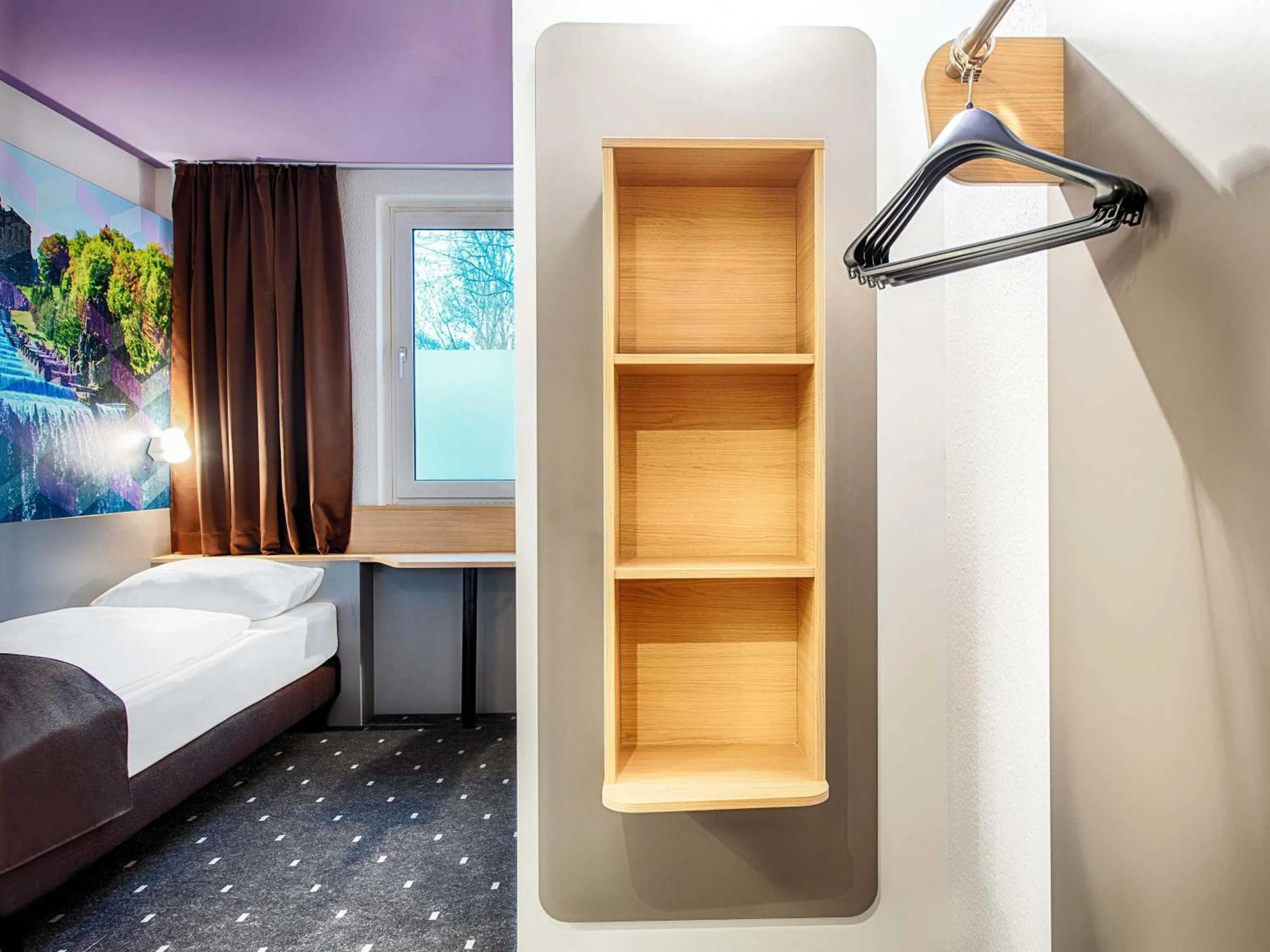 Photo of the whole room, Bed in B&B Hotel Kassel-Süd