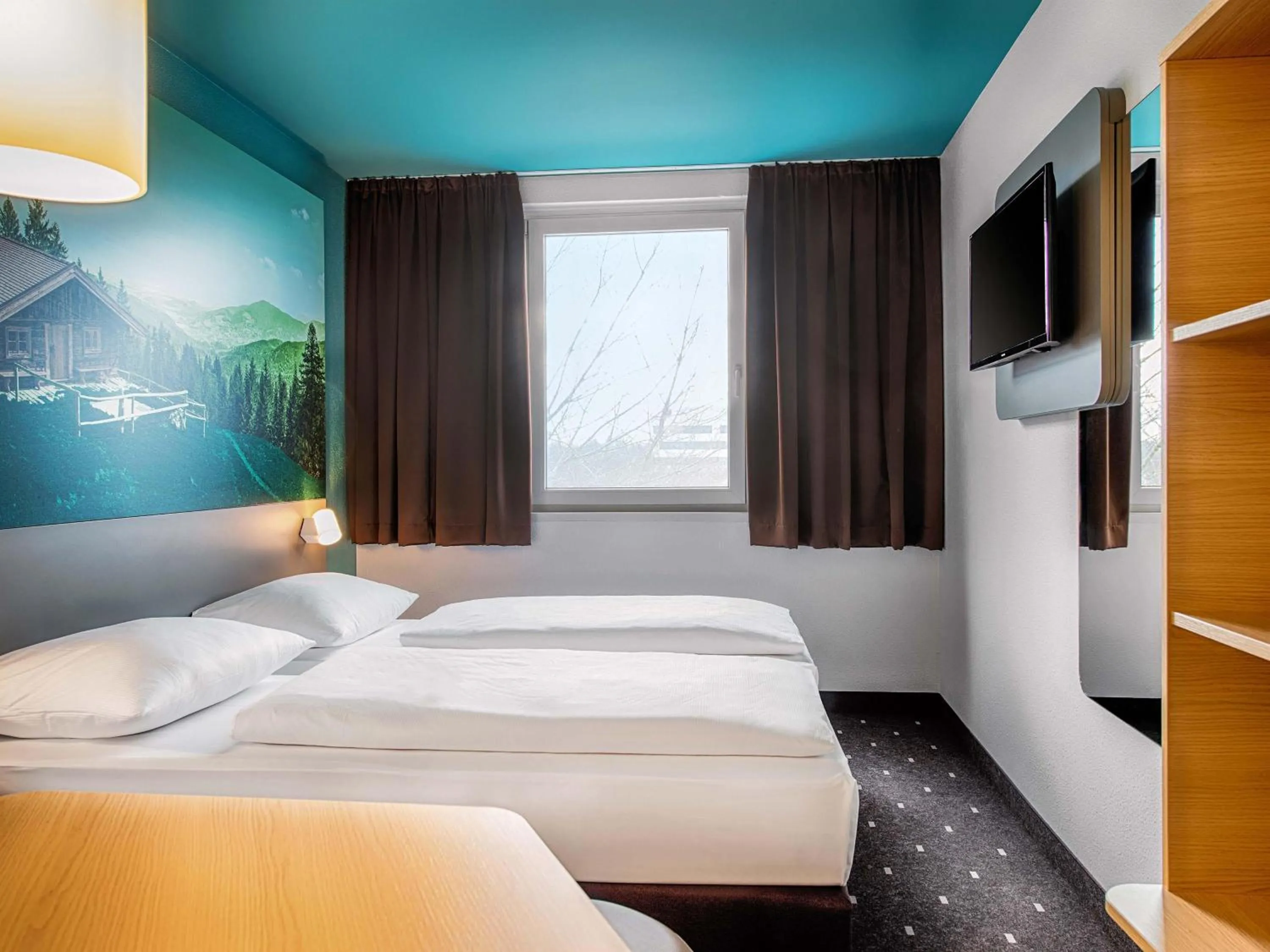 Bed in B&B Hotel München-Putzbrunn