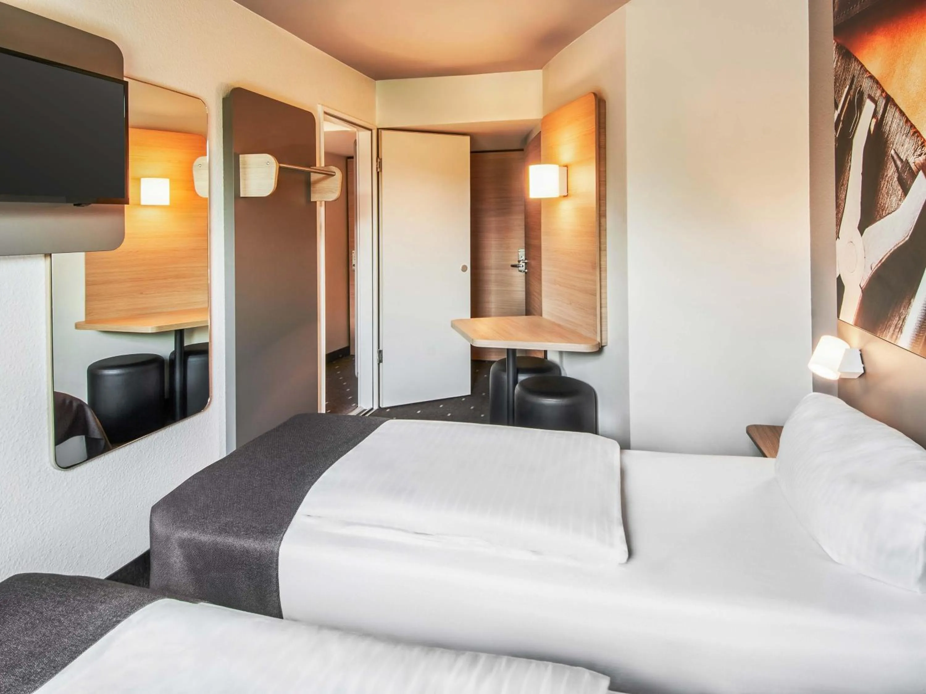 Photo of the whole room, Bed in B&B Hotel Offenbach-Süd