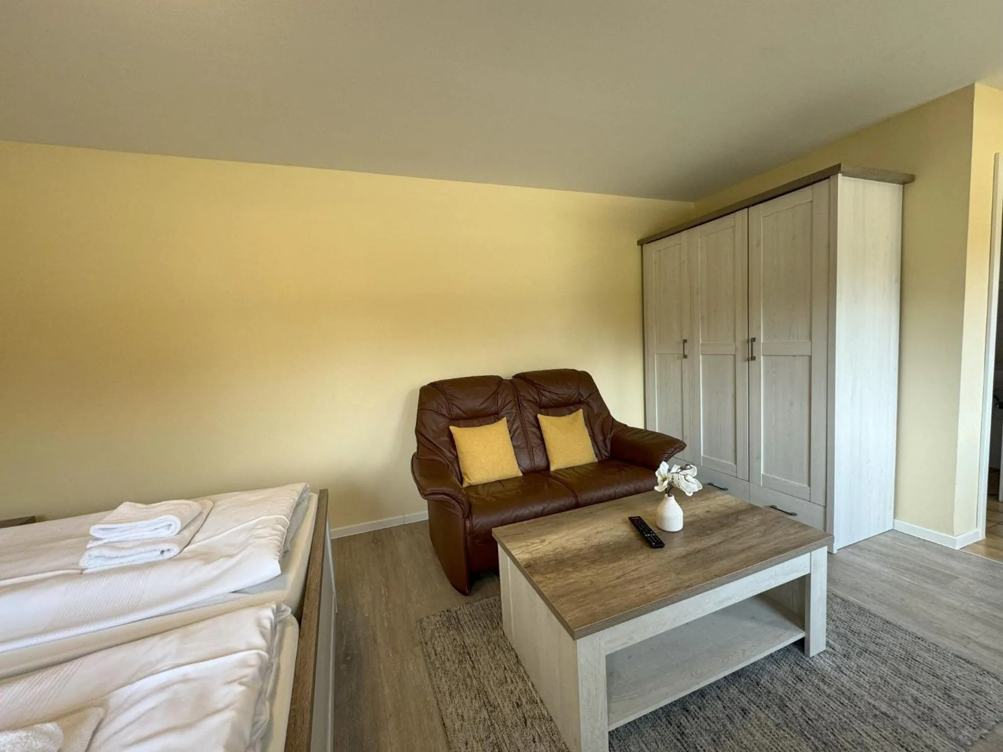 wardrobe, Bed in Reiterhof Wollesen