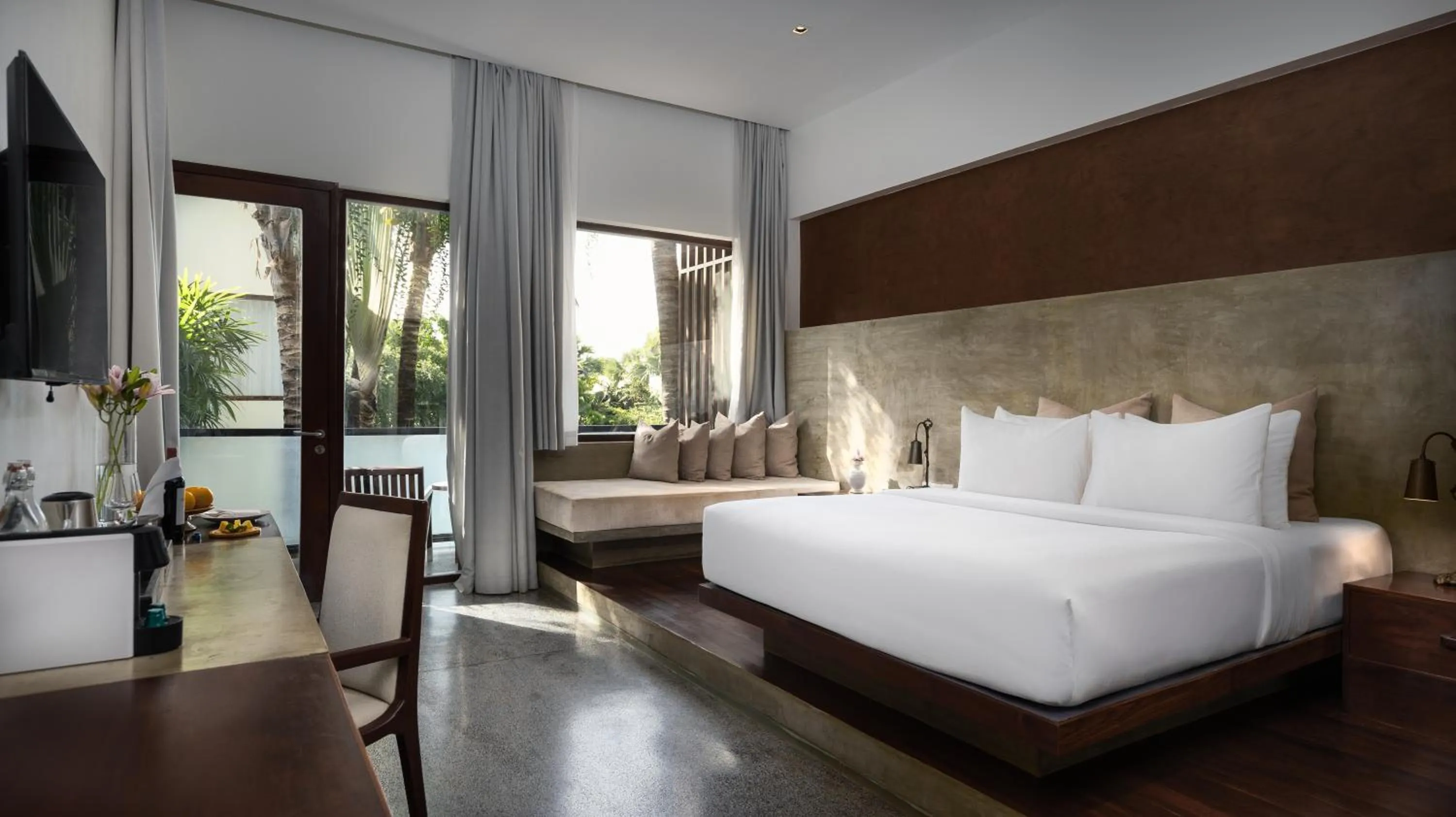 Guests, Bed in Shintana Saya La Maison