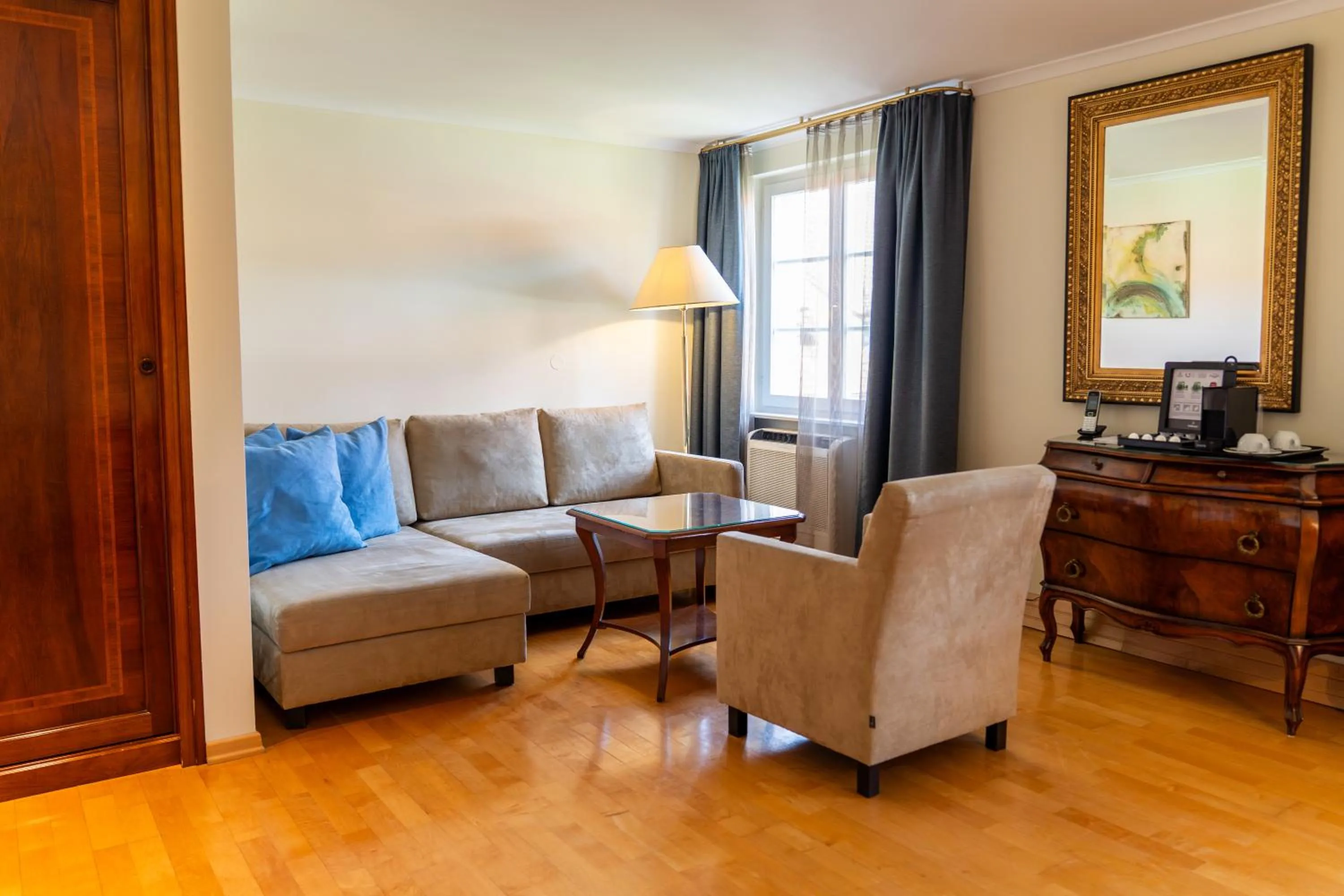 Living room in Schloss Reinach